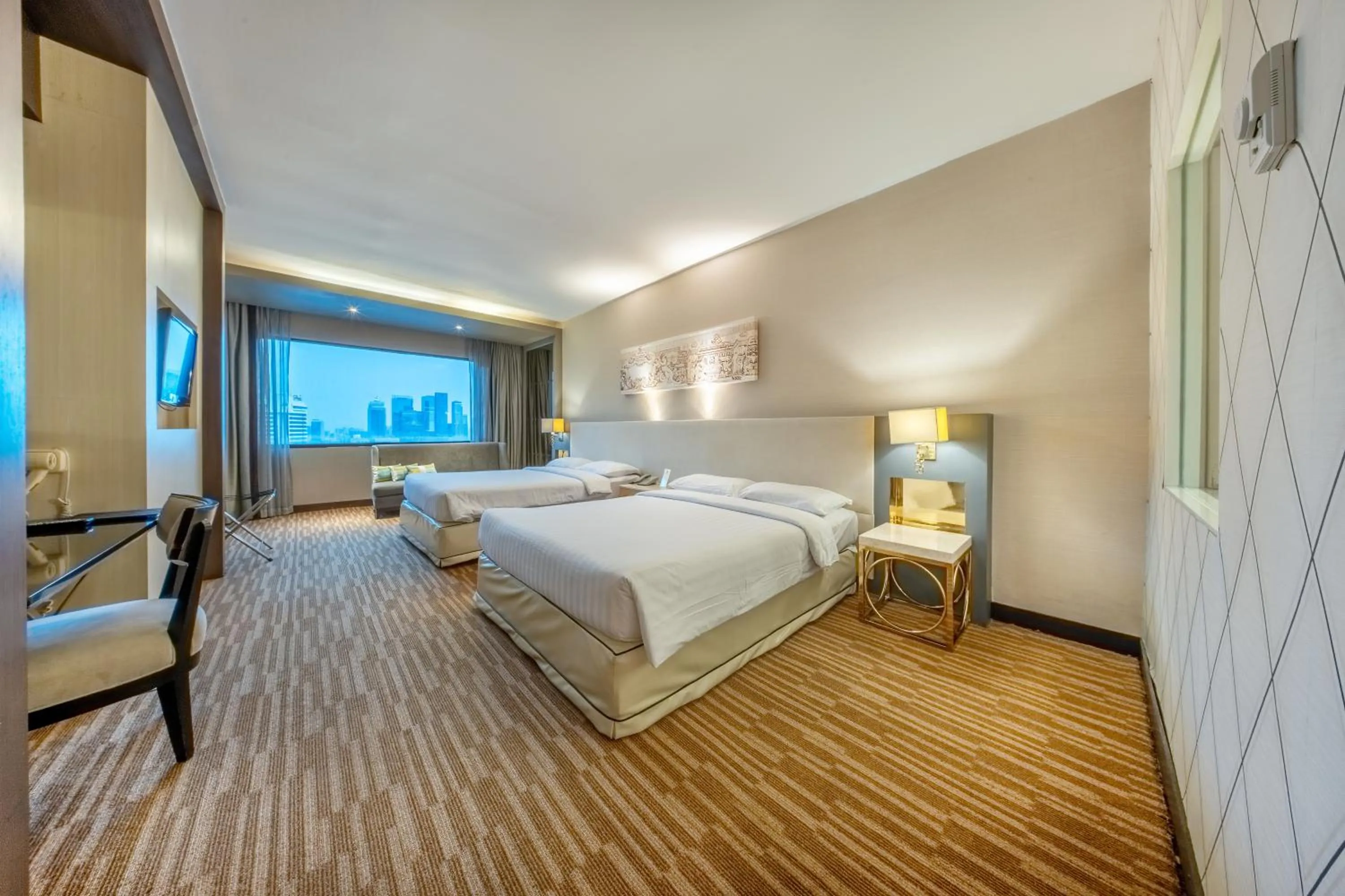 Bed in Royal Benja Hotel - Big Room Family-Friendly