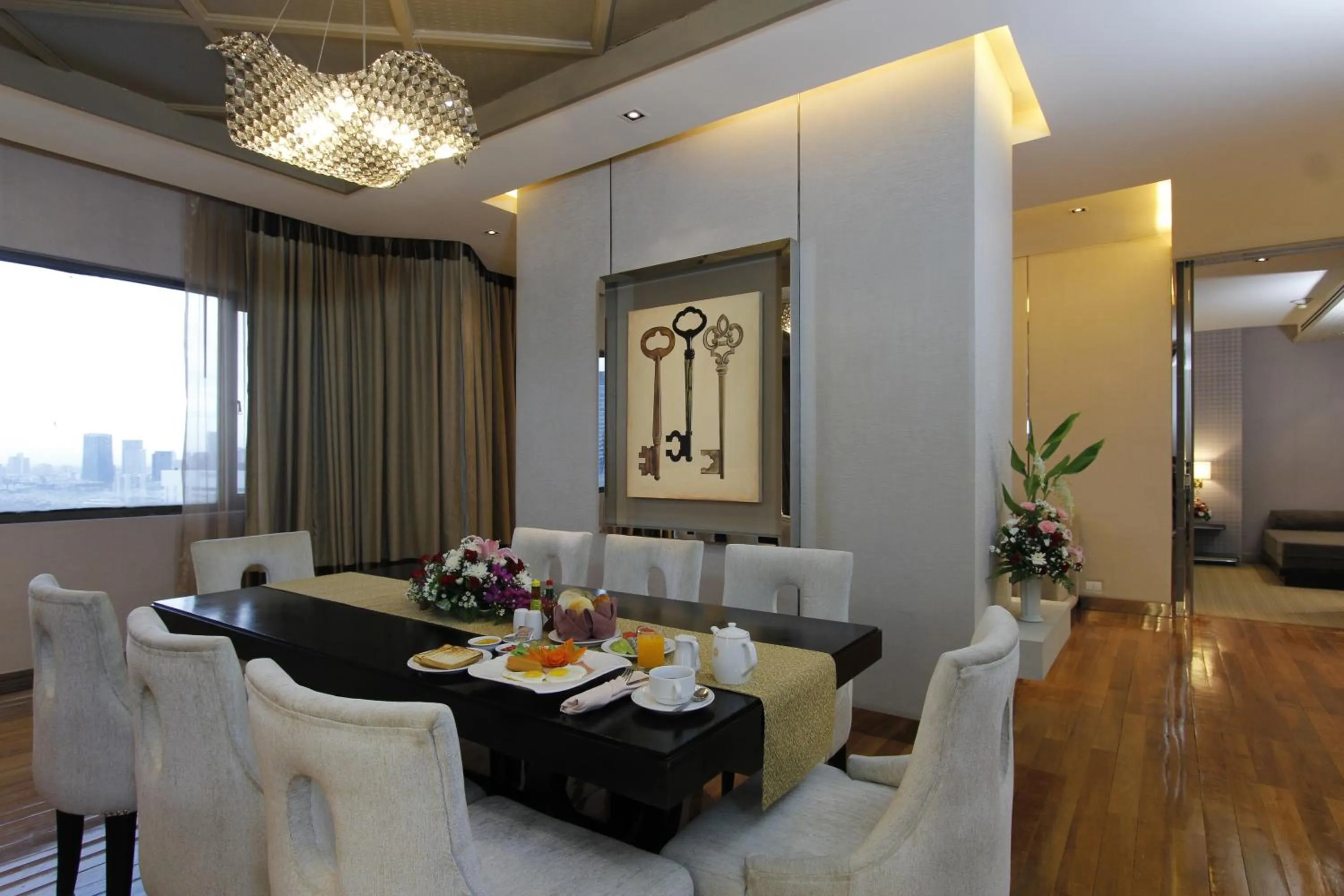 Seating area in Royal Benja Hotel - Big Room Family-Friendly