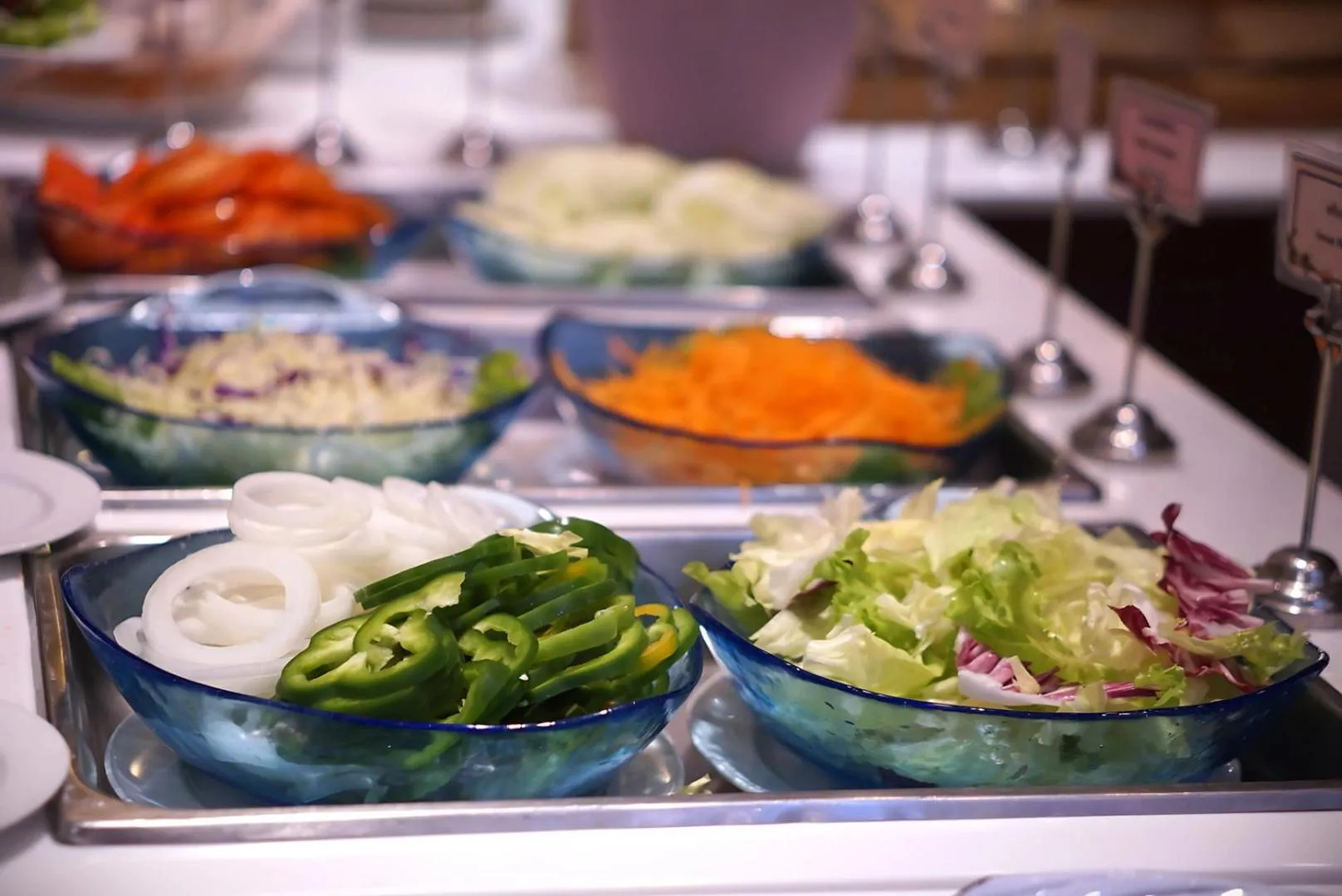 Restaurant/places to eat in Royal Benja Hotel - Big Room Family-Friendly