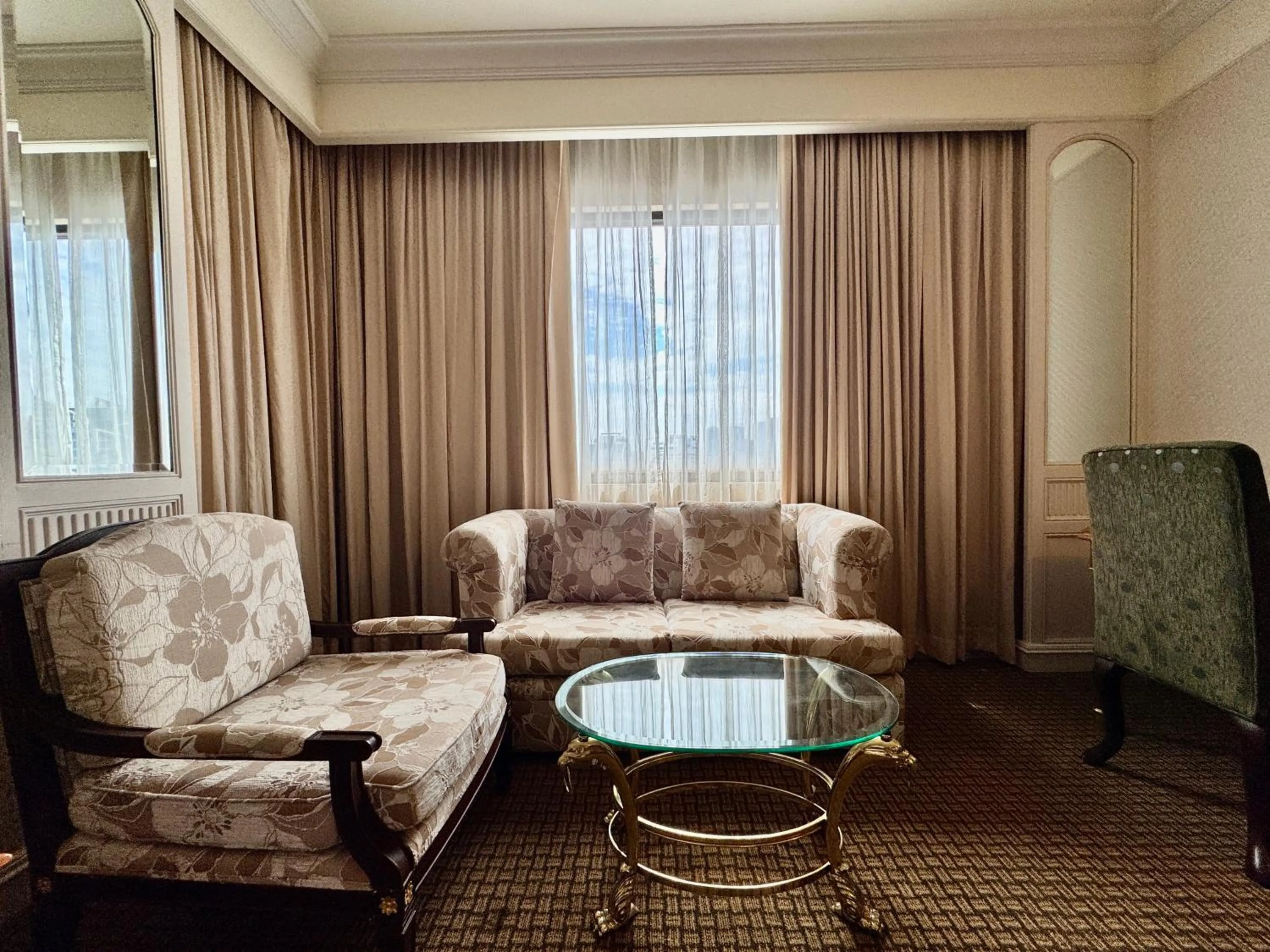 Seating area in Royal Benja Hotel - Big Room Family-Friendly