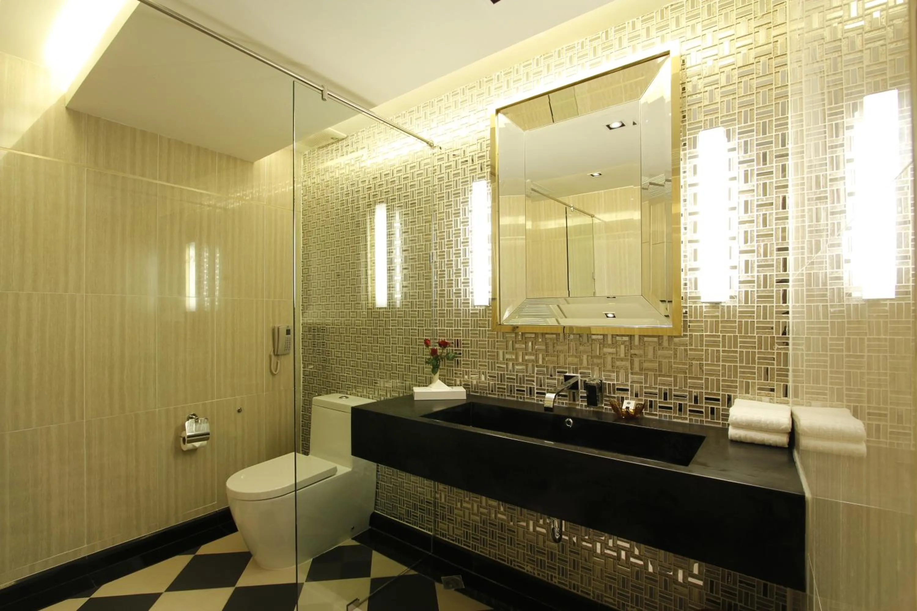 Toilet in Royal Benja Hotel - Big Room Family-Friendly
