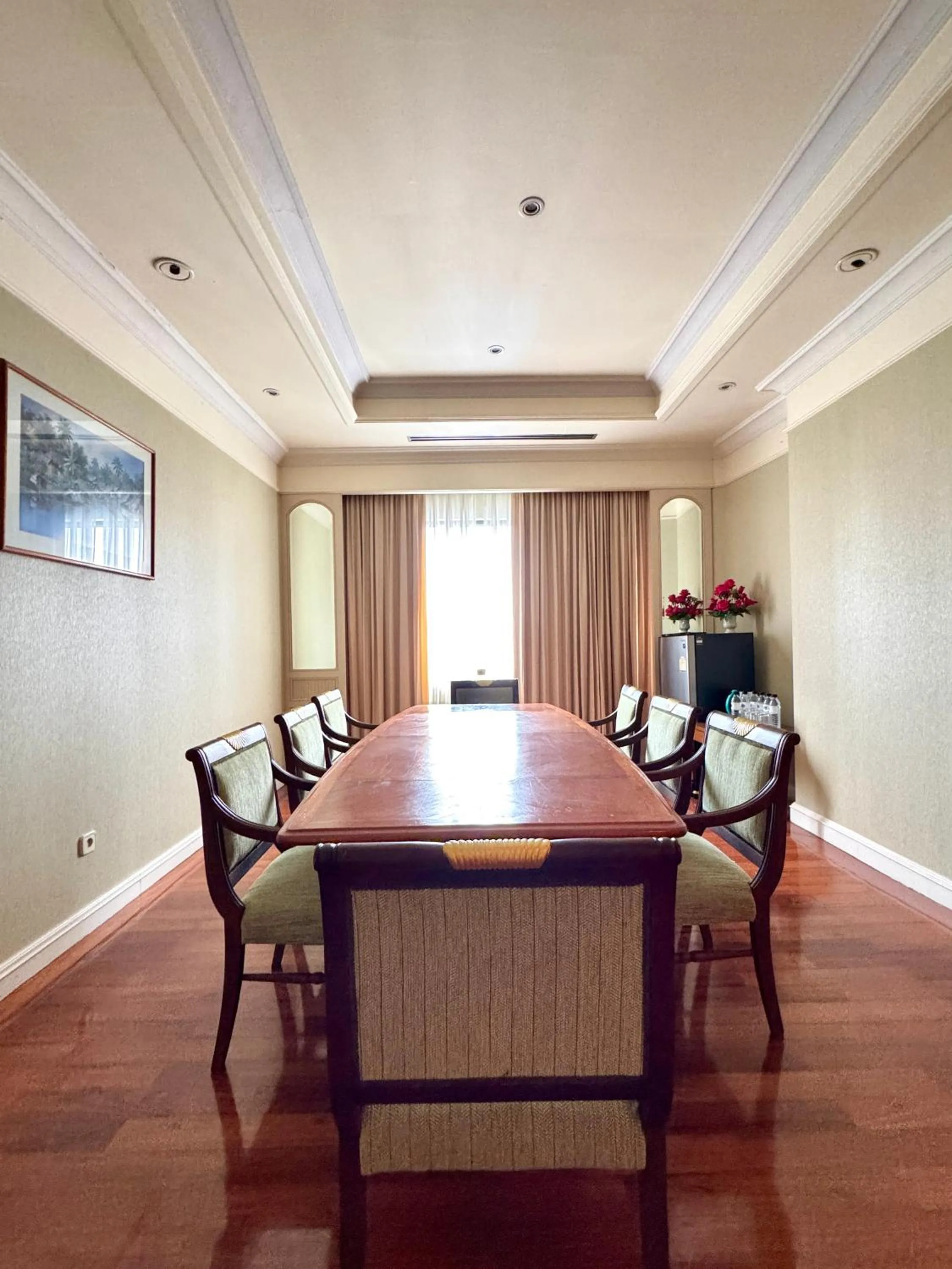 Dining area in Royal Benja Hotel - Big Room Family-Friendly