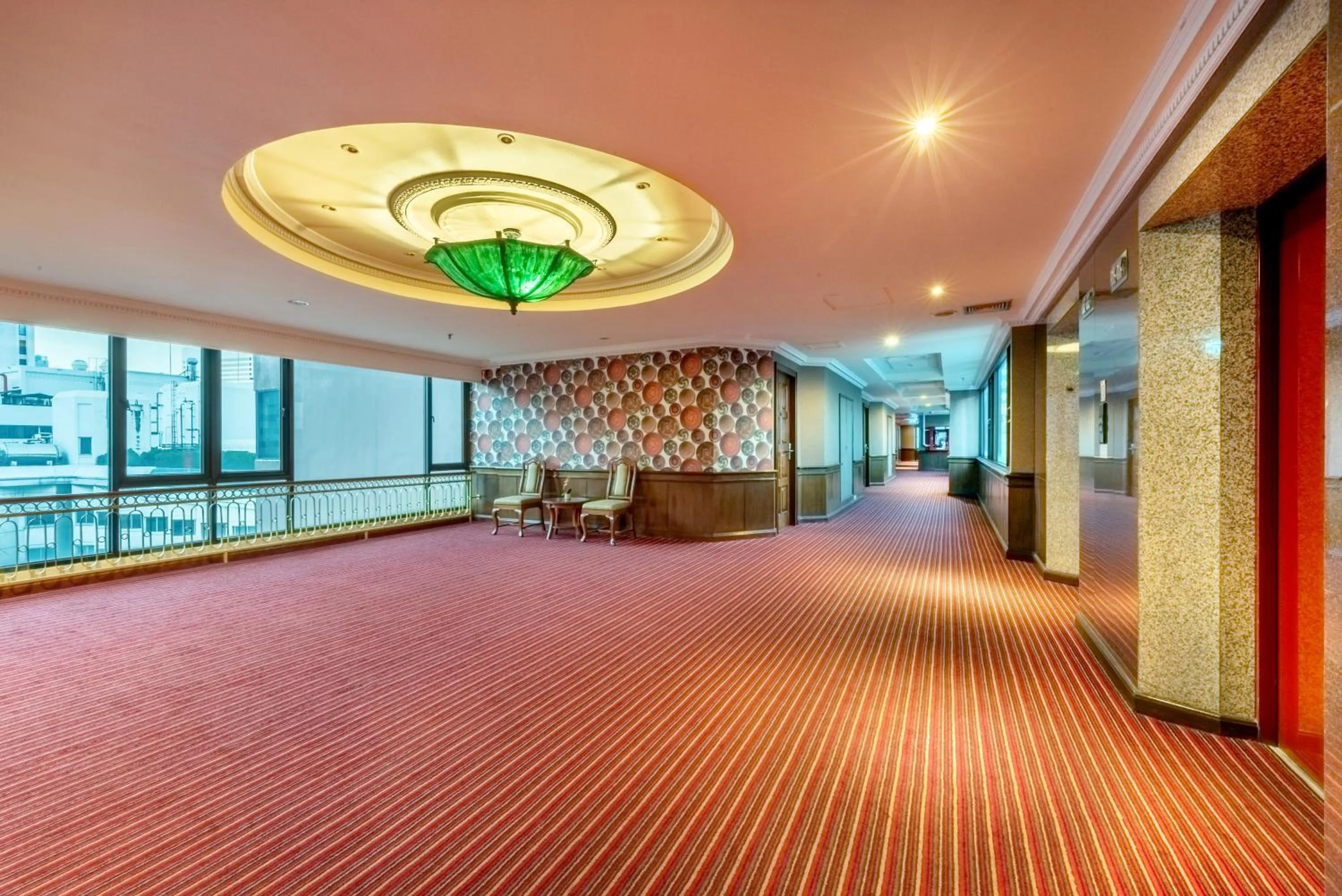 Royal Benja Hotel - Big Room Family-Friendly