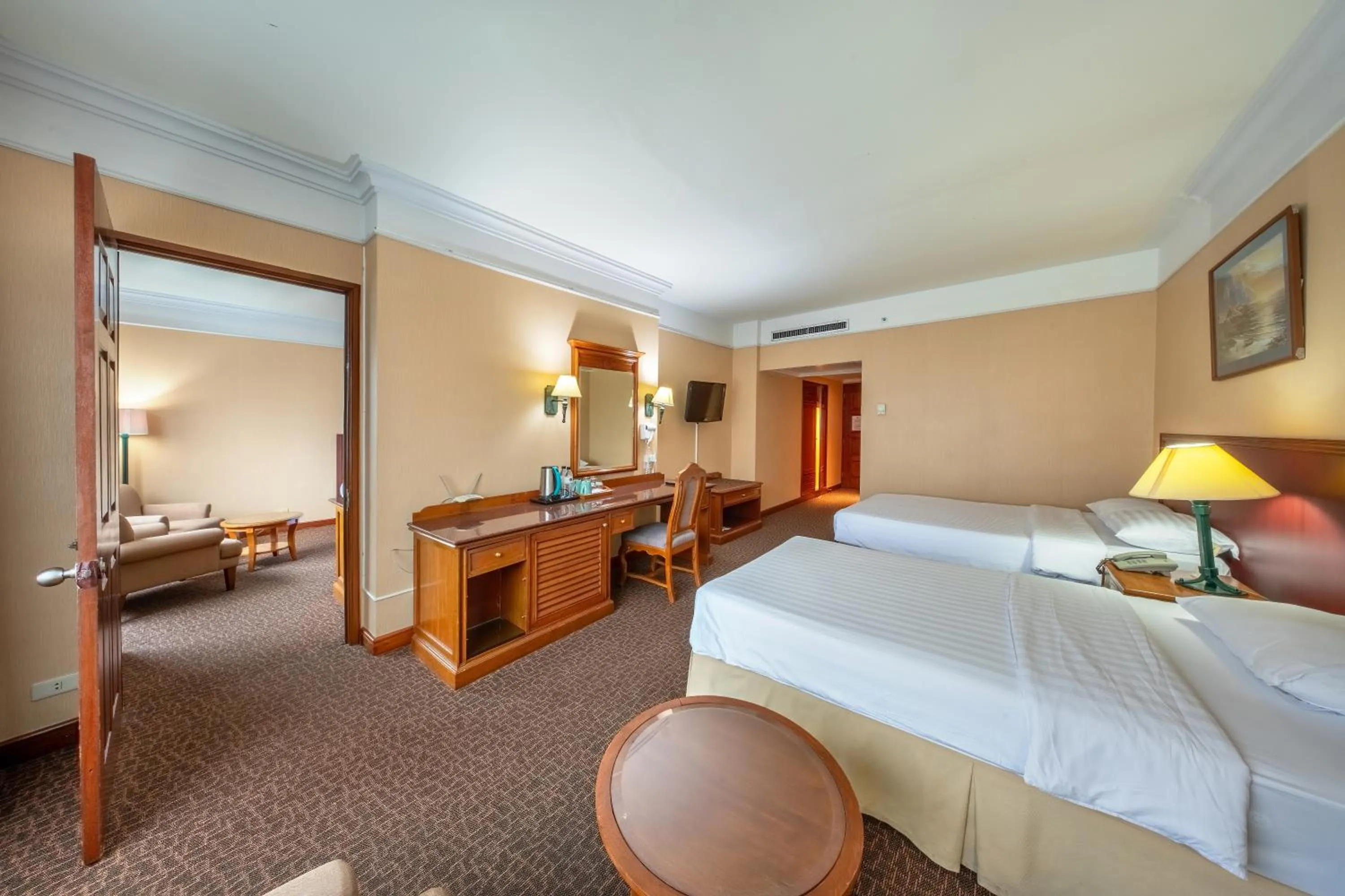 Bed in Royal Benja Hotel - Big Room Family-Friendly