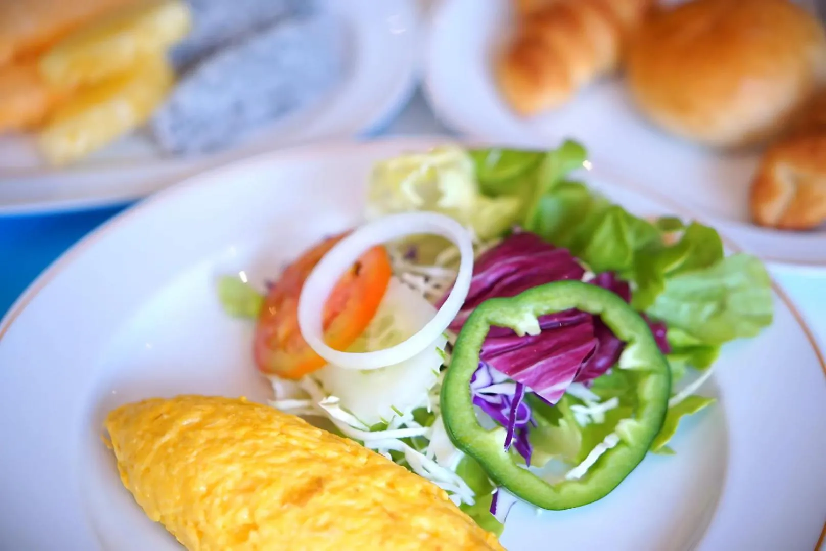 Restaurant/places to eat in Royal Benja Hotel - Big Room Family-Friendly