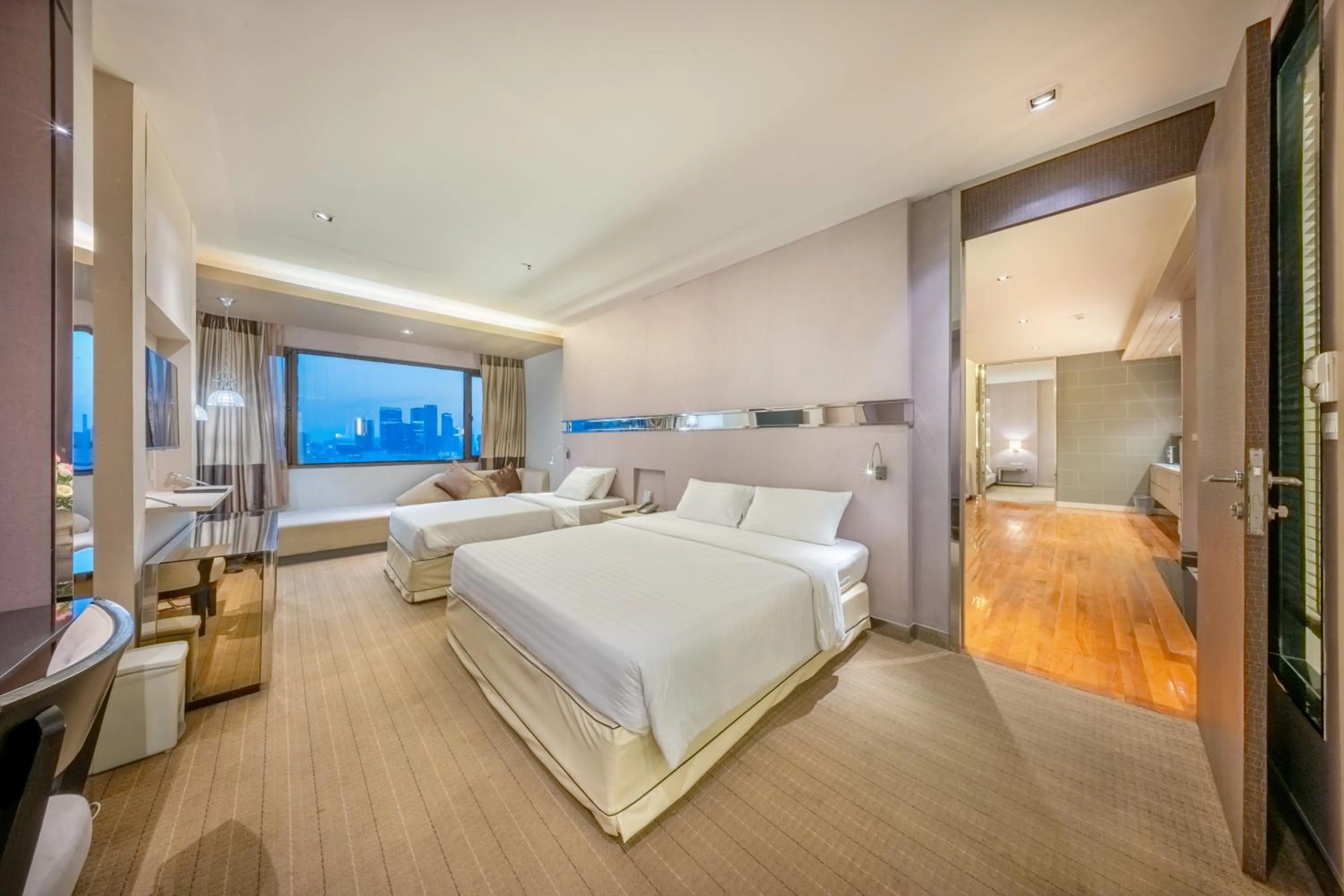 Bed in Royal Benja Hotel - Big Room Family-Friendly