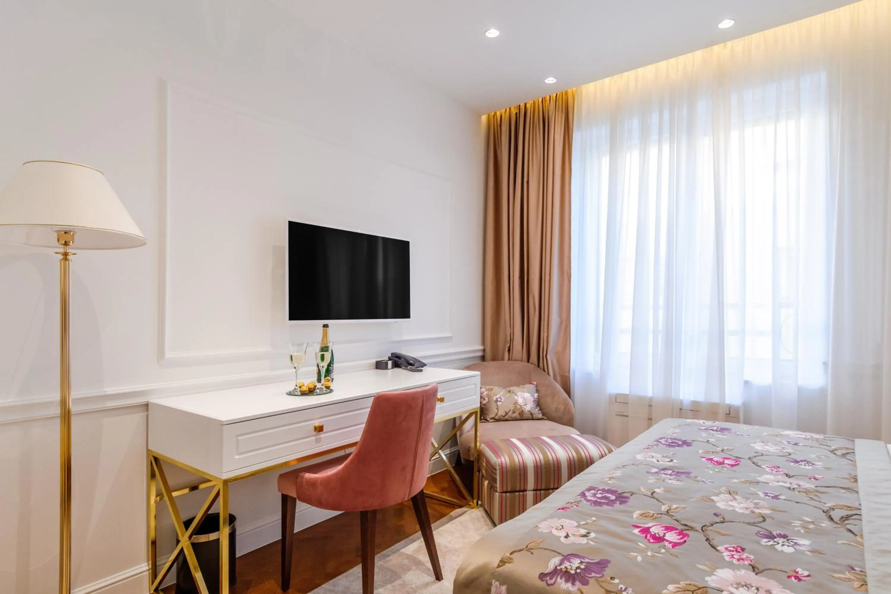 Ann Luxury Rooms