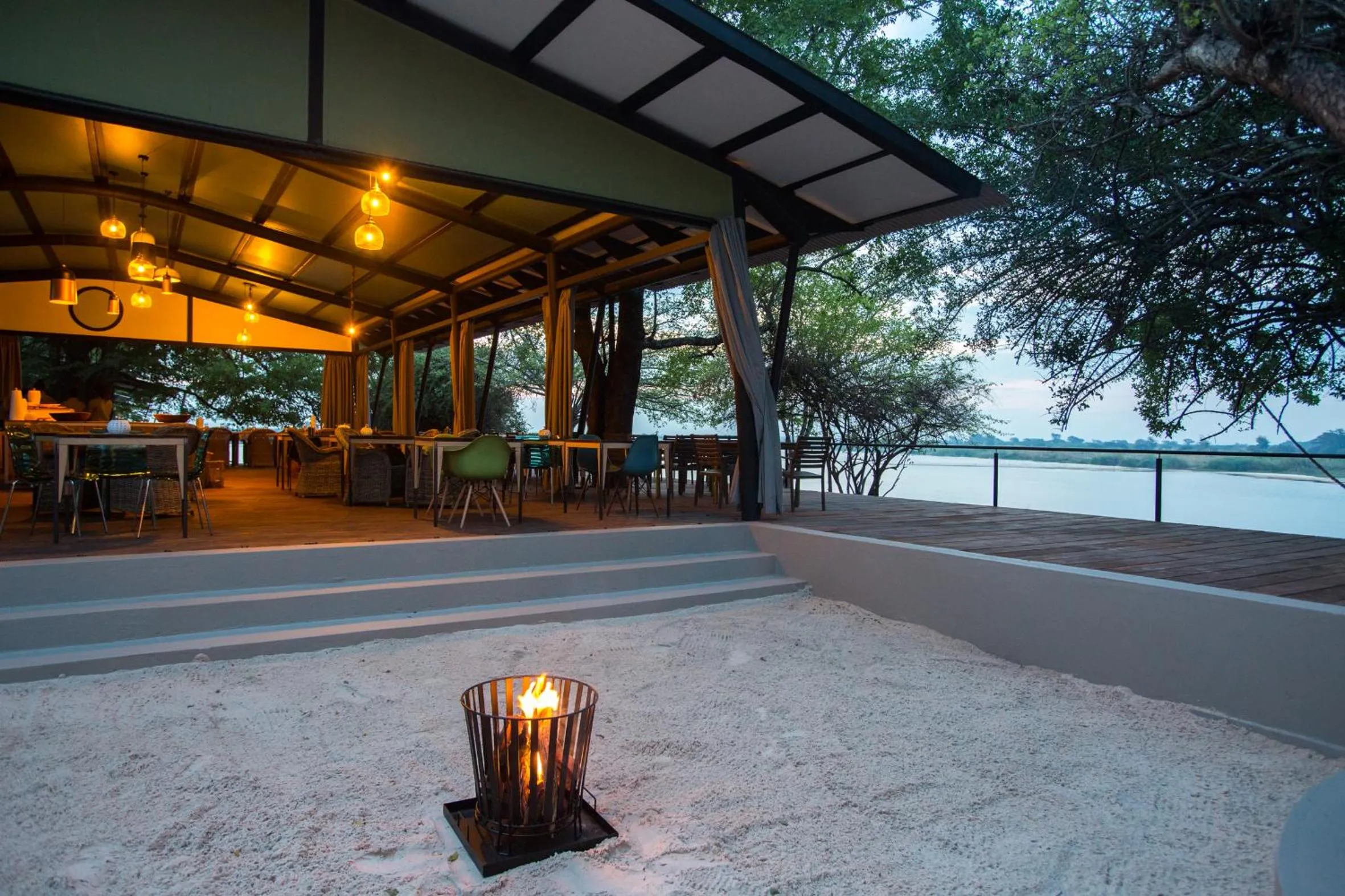 Restaurant/places to eat in Zambezi Mubala Lodge