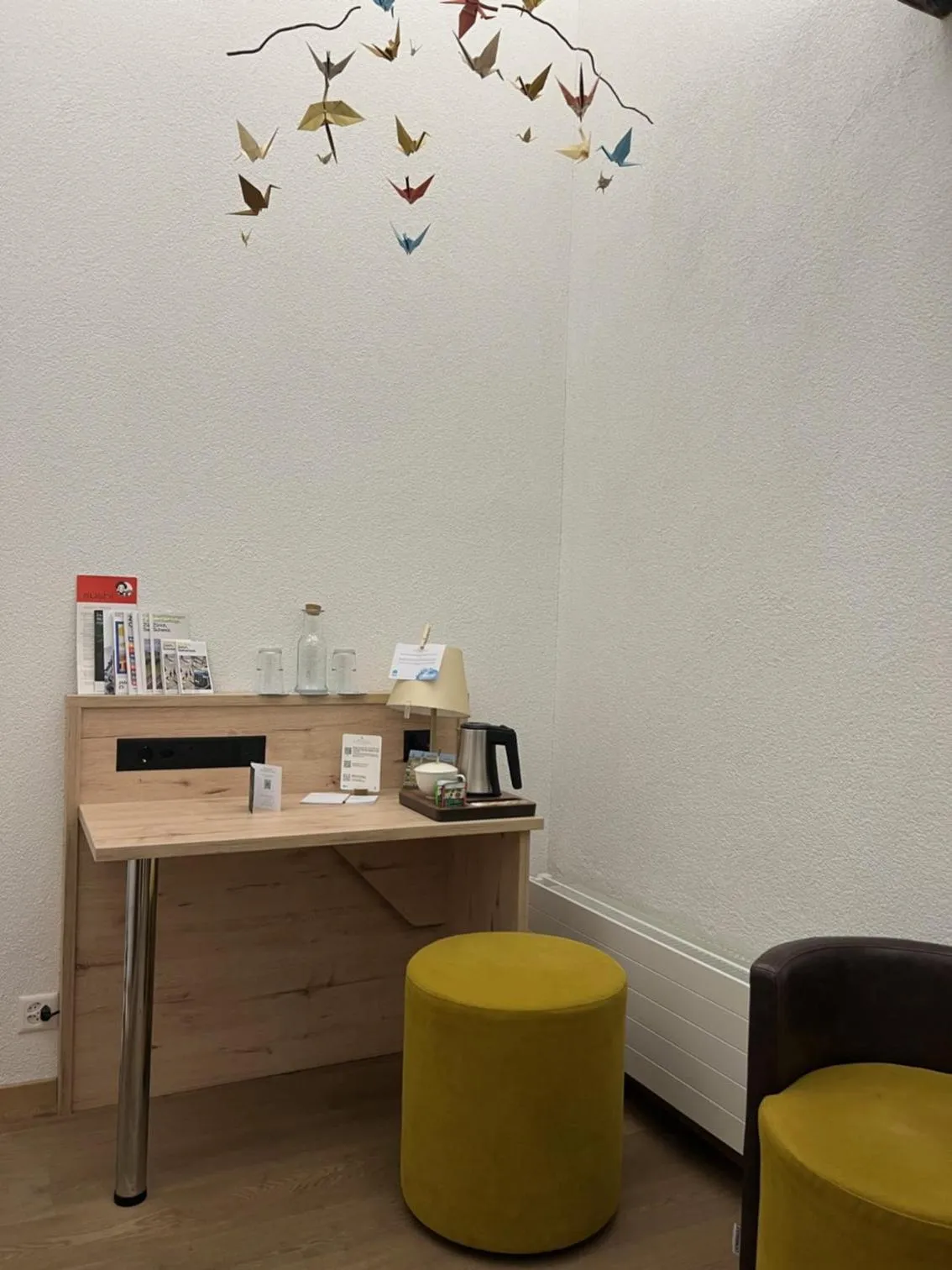 Photo of the whole room in PLATZHIRSCH ZÜRICH - Downtown Boutique Hotel & Sushi Lounge