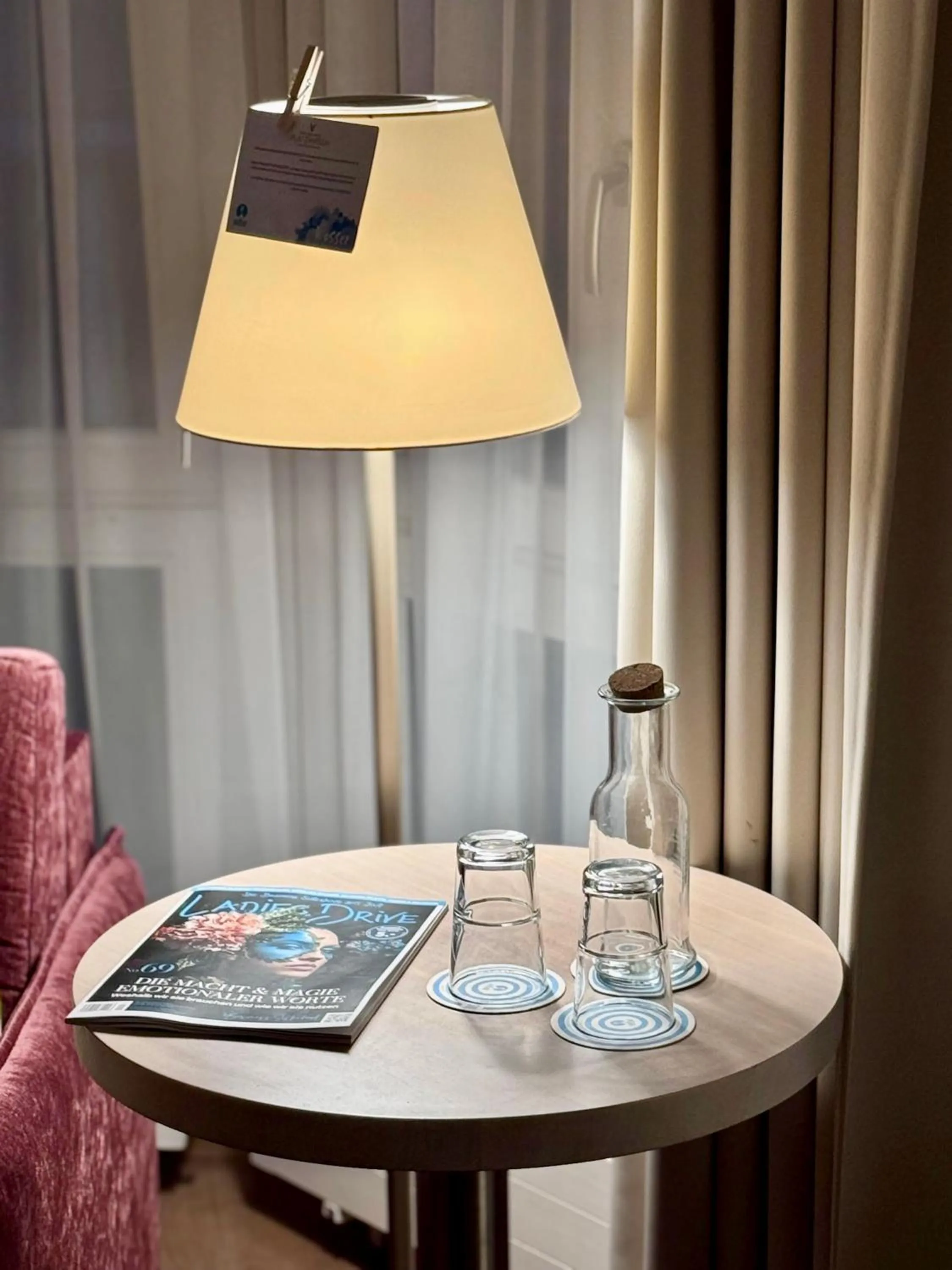 Living room in PLATZHIRSCH ZÜRICH - Downtown Boutique Hotel & Sushi Lounge