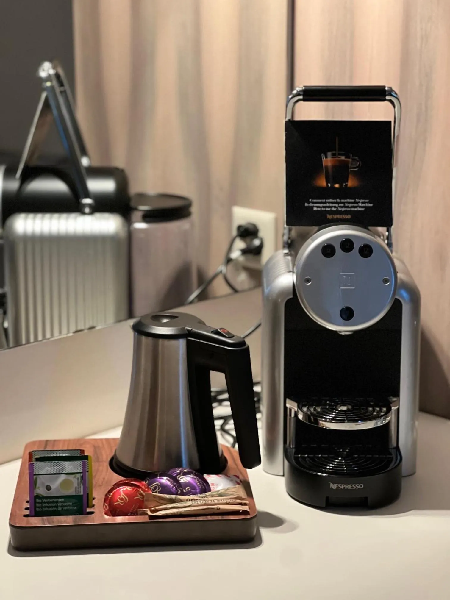 Coffee/tea facilities in PLATZHIRSCH ZÜRICH - Downtown Boutique Hotel & Sushi Lounge