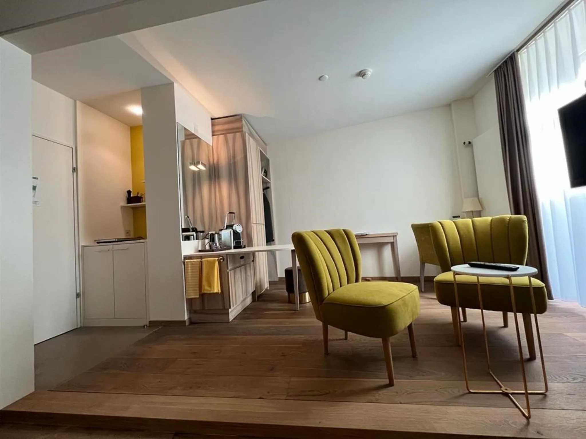 Seating area in PLATZHIRSCH ZÜRICH - Downtown Boutique Hotel & Sushi Lounge