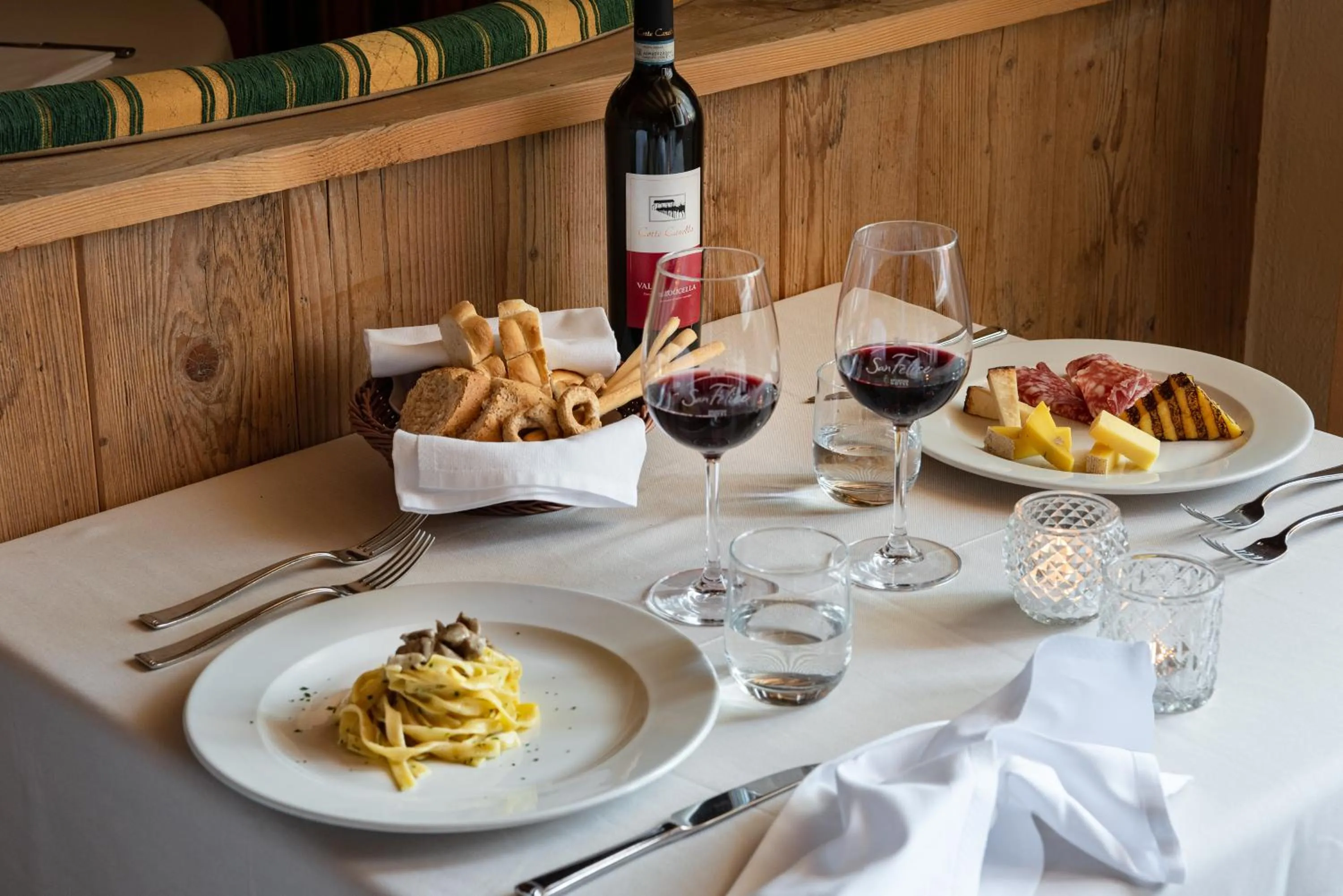 Restaurant/places to eat in Sporting Hotel San Felice