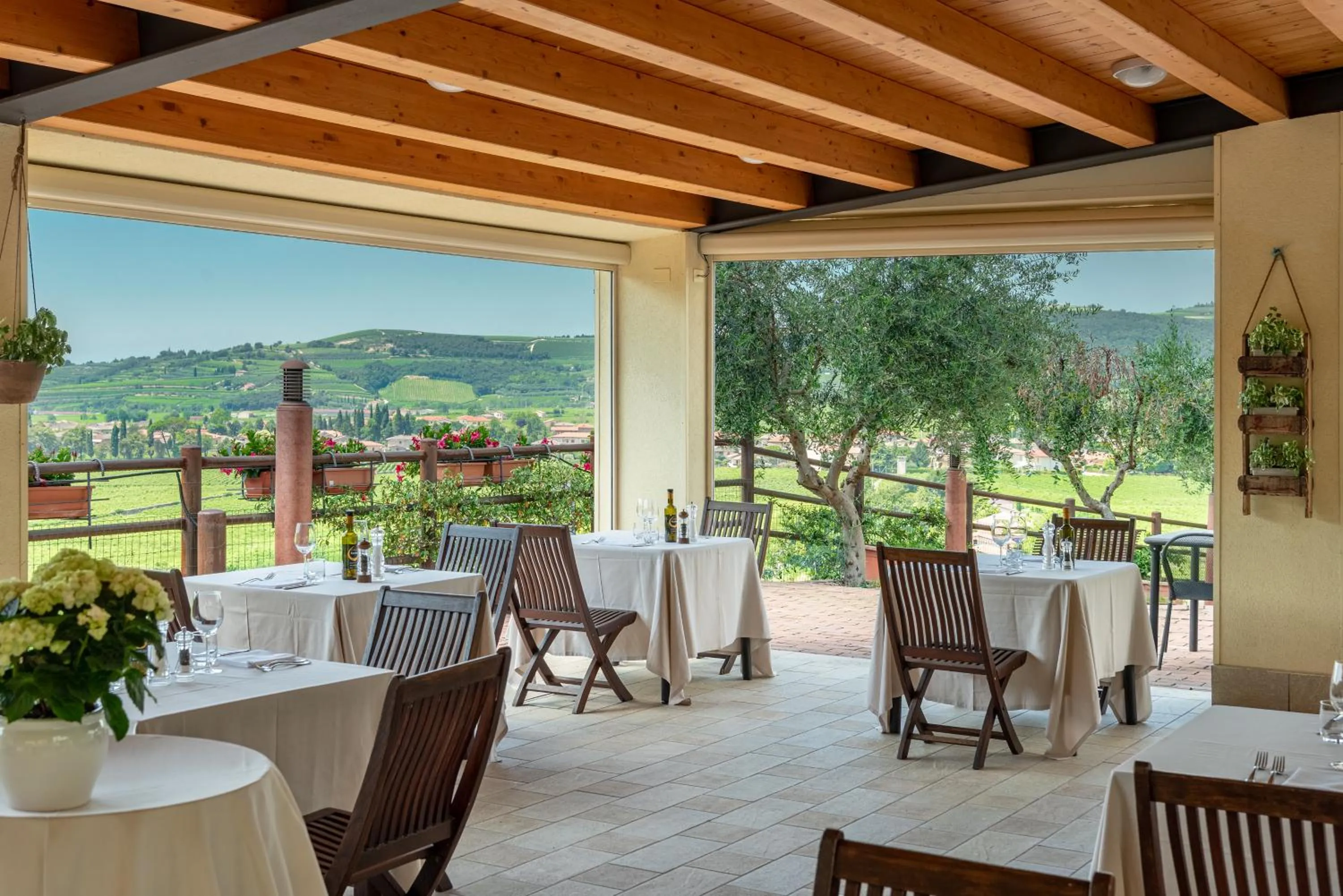 Restaurant/places to eat in Sporting Hotel San Felice