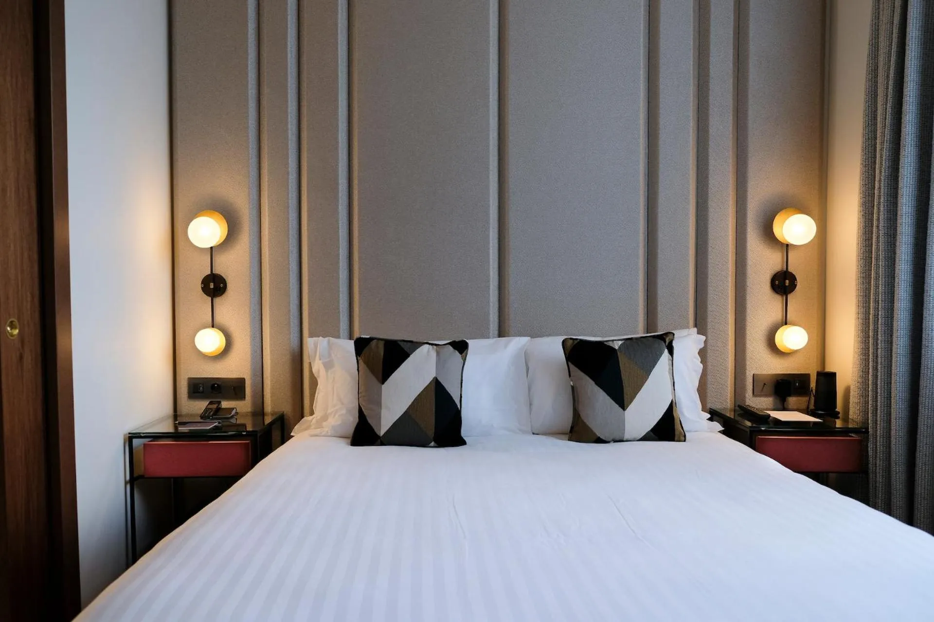 Bed in Maison Bréguet