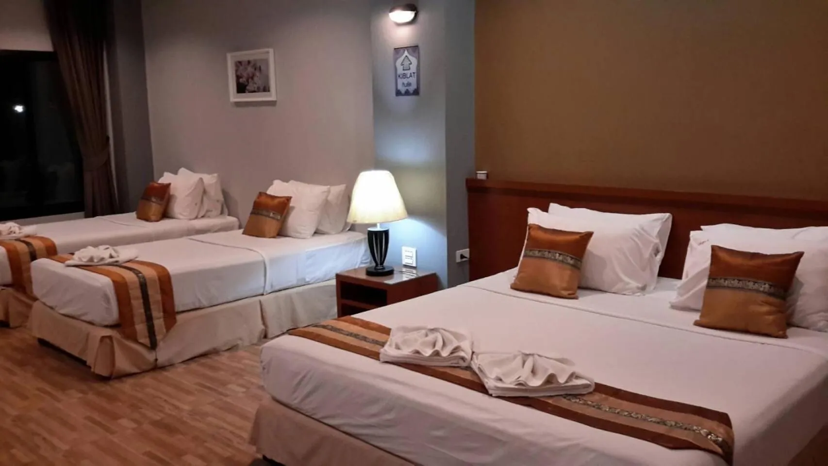 Bed in Radina Residence