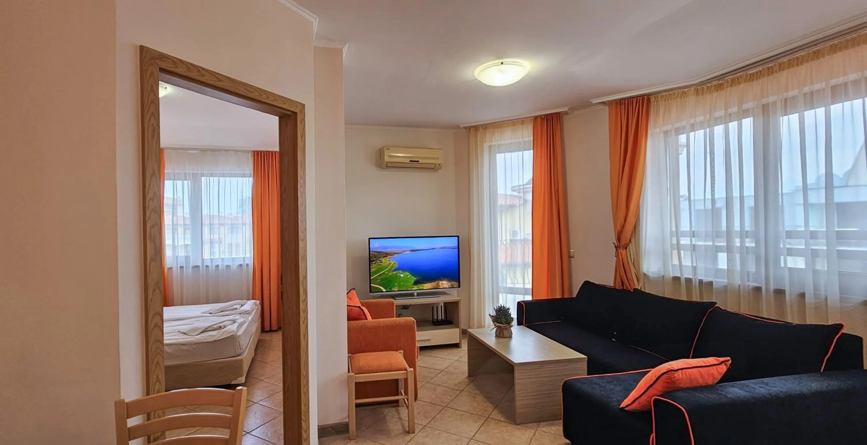 TV and multimedia in Royal Sun Apartments