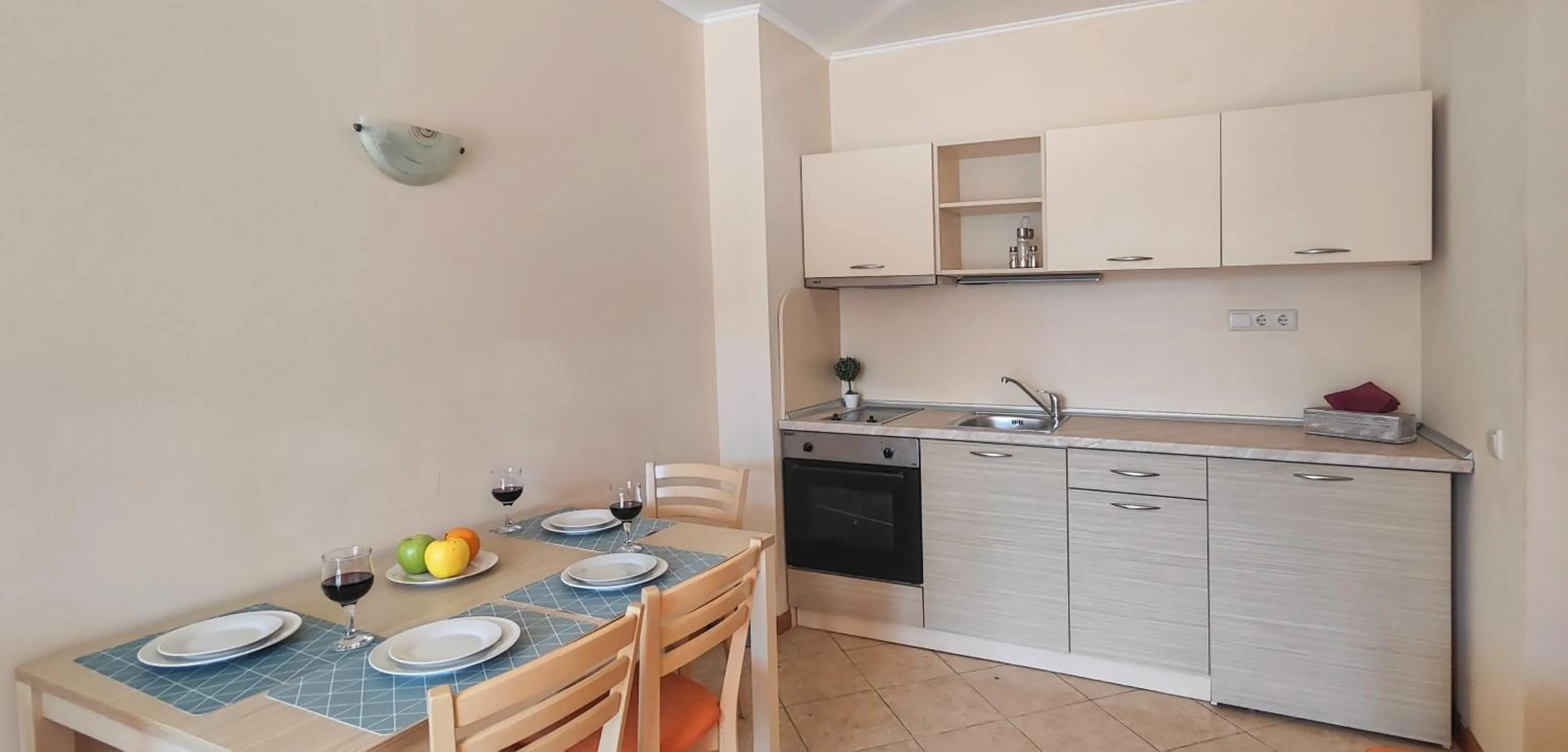 Kitchen or kitchenette in Royal Sun Apartments