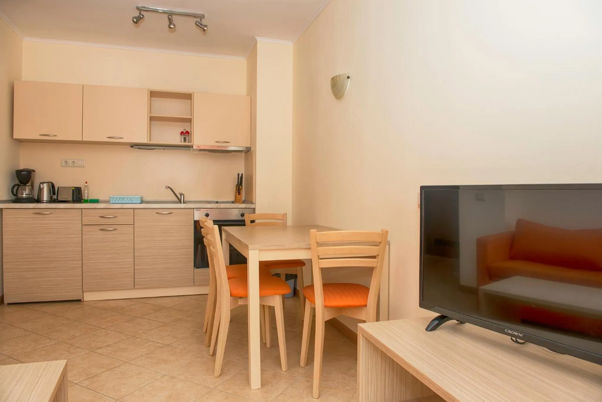 Kitchen or kitchenette in Royal Sun Apartments