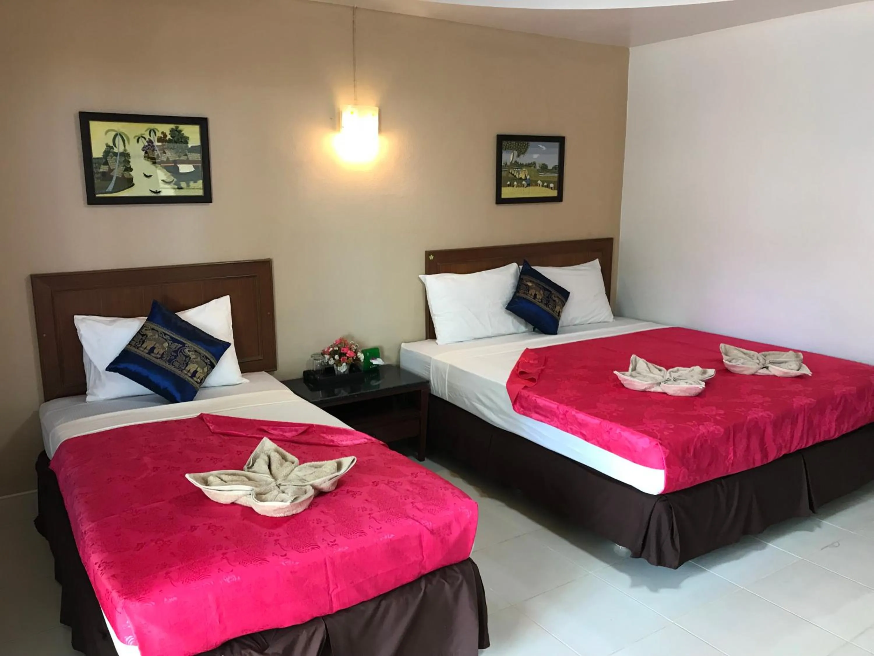 Bedroom, Bed in Season Bungalow