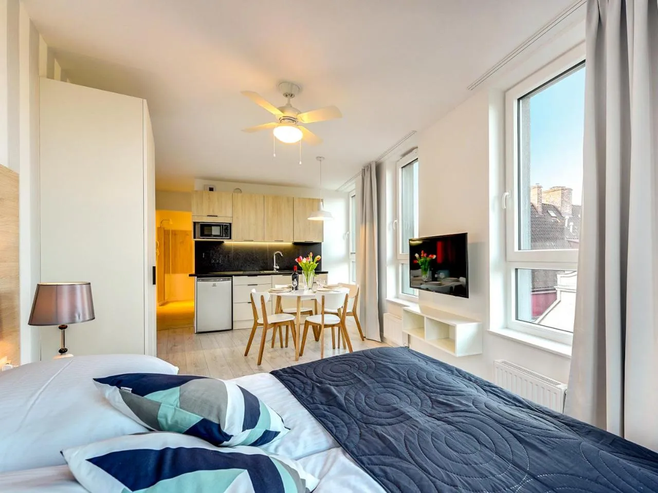 TV and multimedia, Bed in Chrobry Apartamenty Gdańsk Grodzka 10