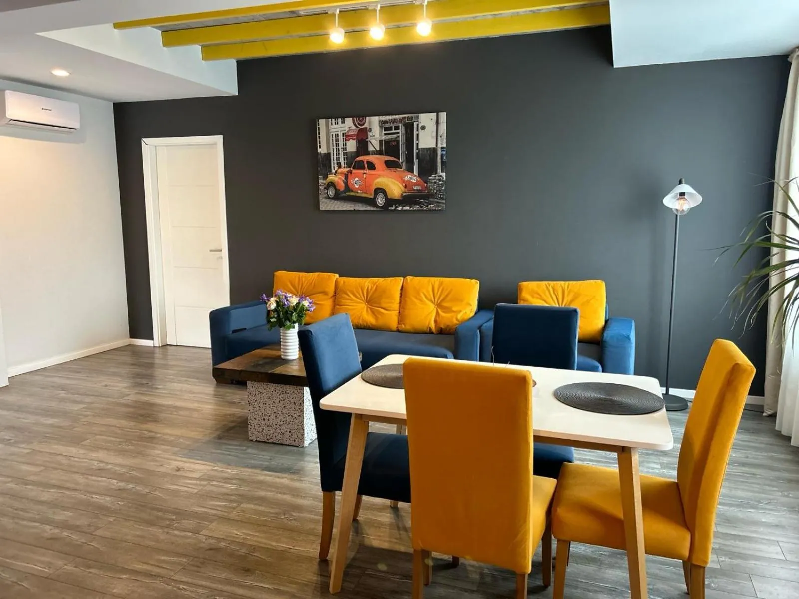 Living room in Teodoroiu nr. 5