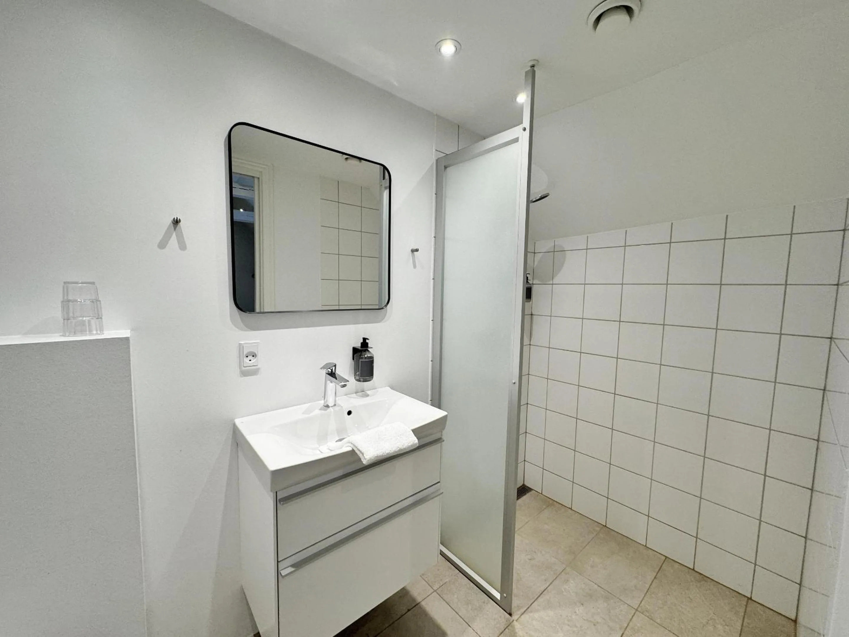 Shower in Hotel Dagmar