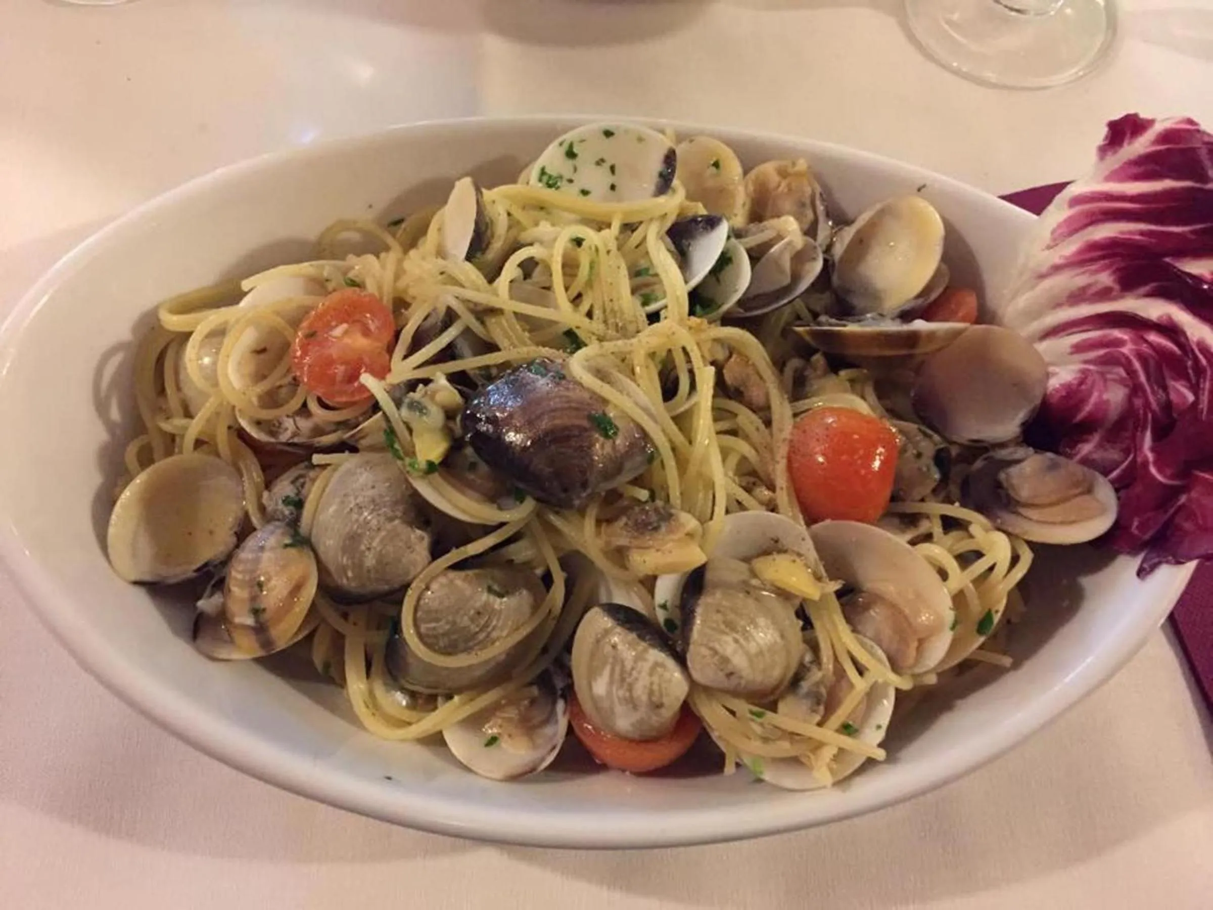 Restaurant/places to eat in Hotel Lumin