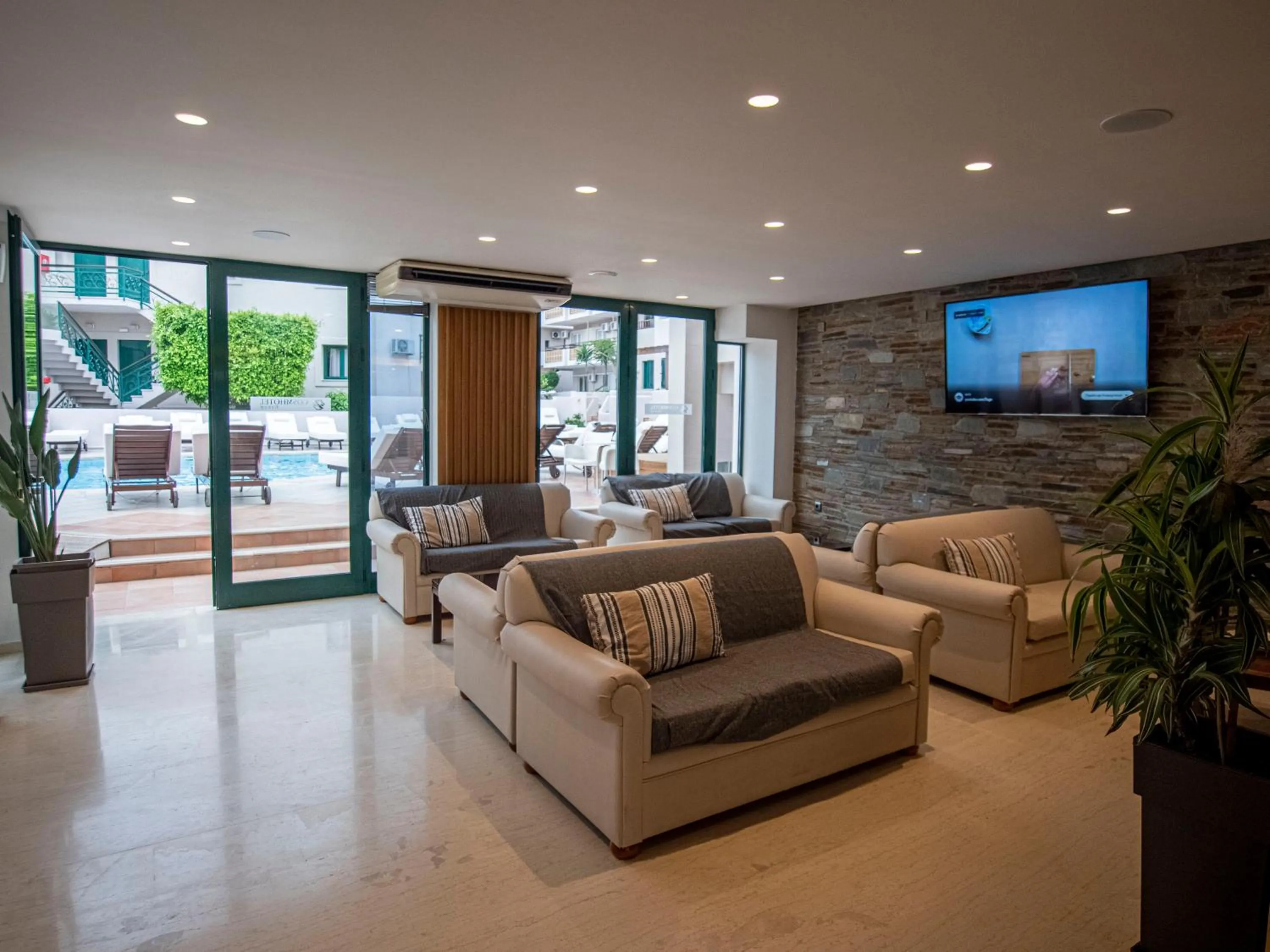 TV and multimedia in Porto Greco Village Beach Hotel