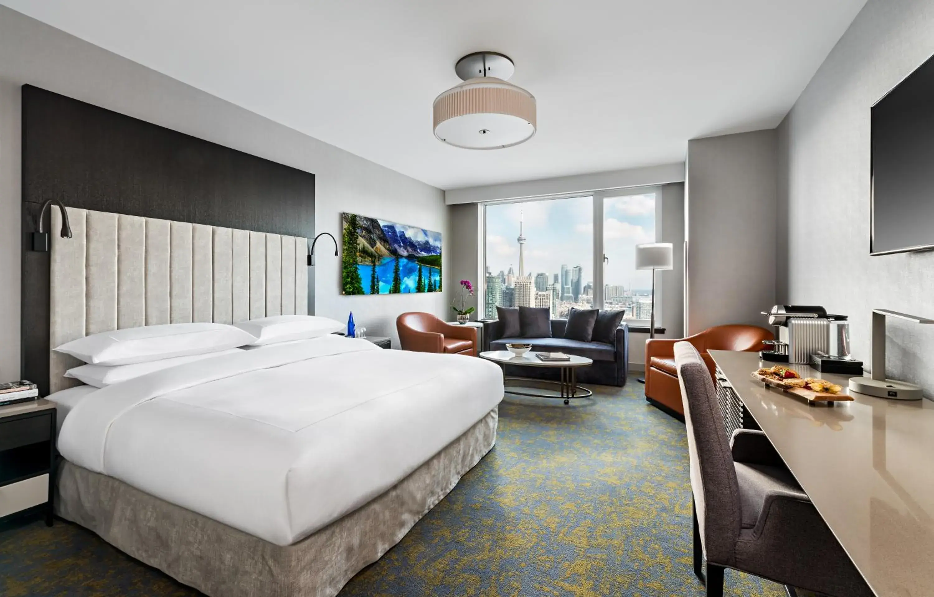 Deluxe King Room - High Floor in Hotel X Toronto, a Destination by Hyatt Hotel Deluxe King Room - High Floor in Hotel X Toronto, a Destination by Hyatt Hotel