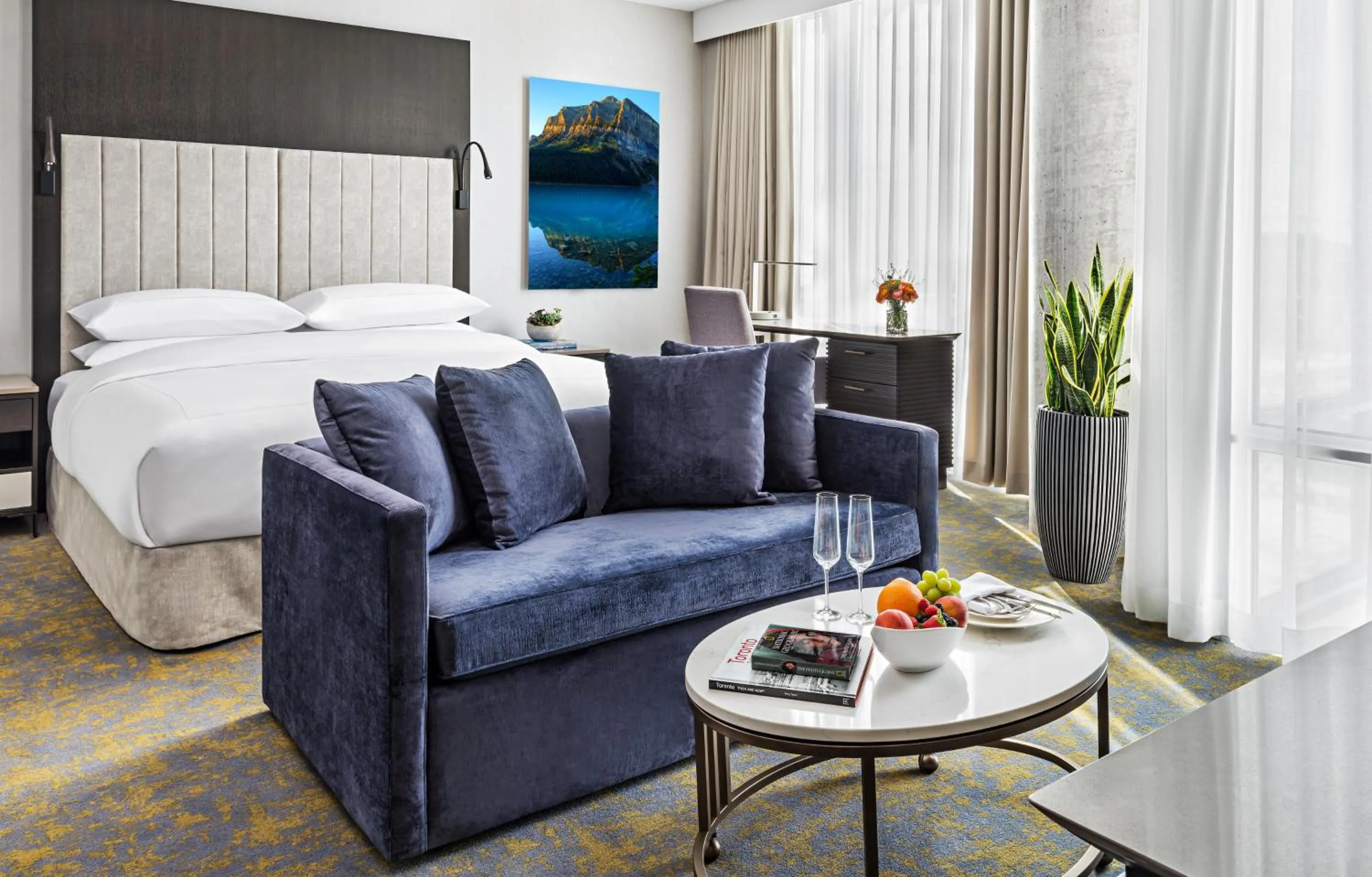 Bedroom, Bed in Hotel X Toronto, a Destination by Hyatt Hotel