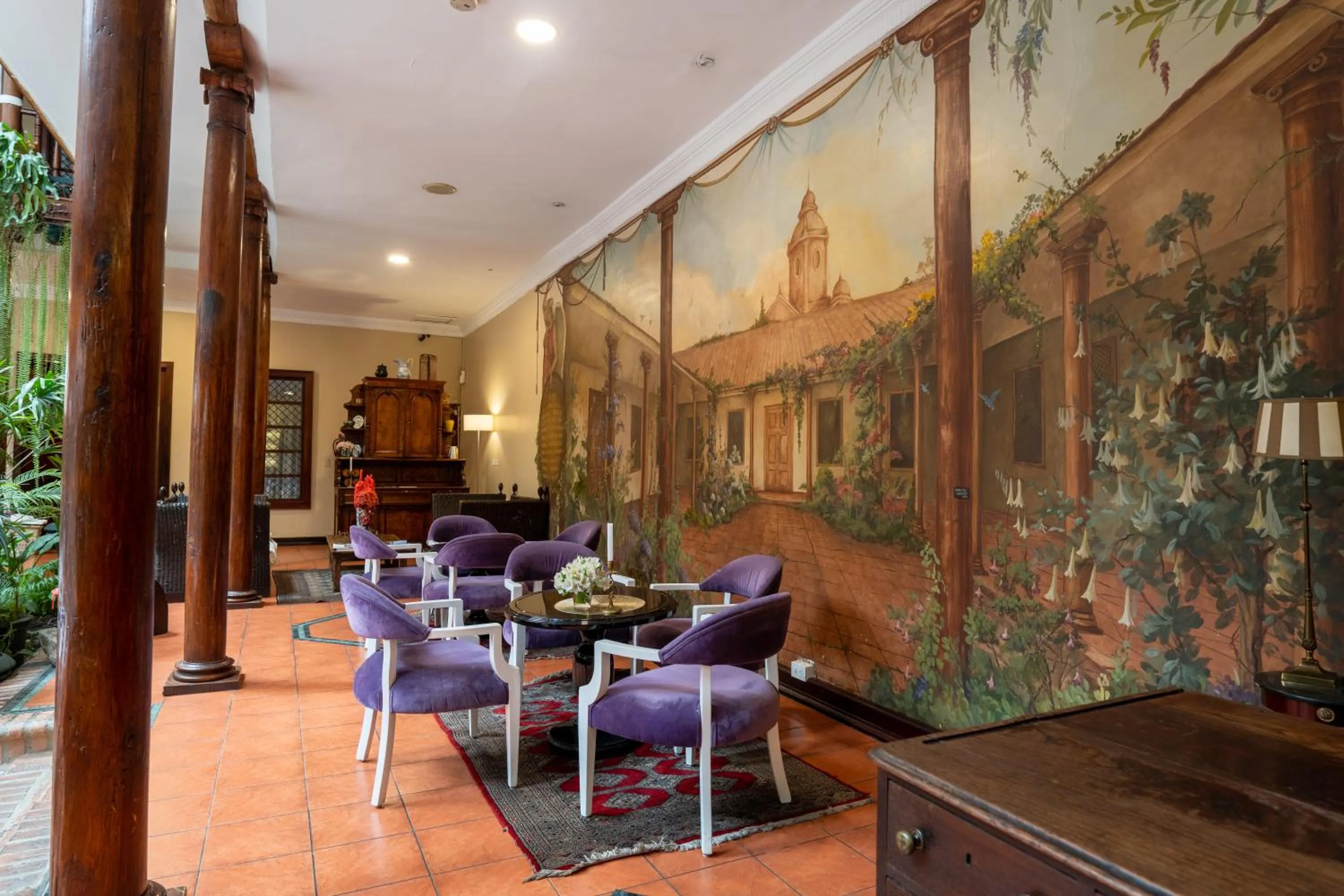 Seating area in Hotel Boutique Santa Lucia
