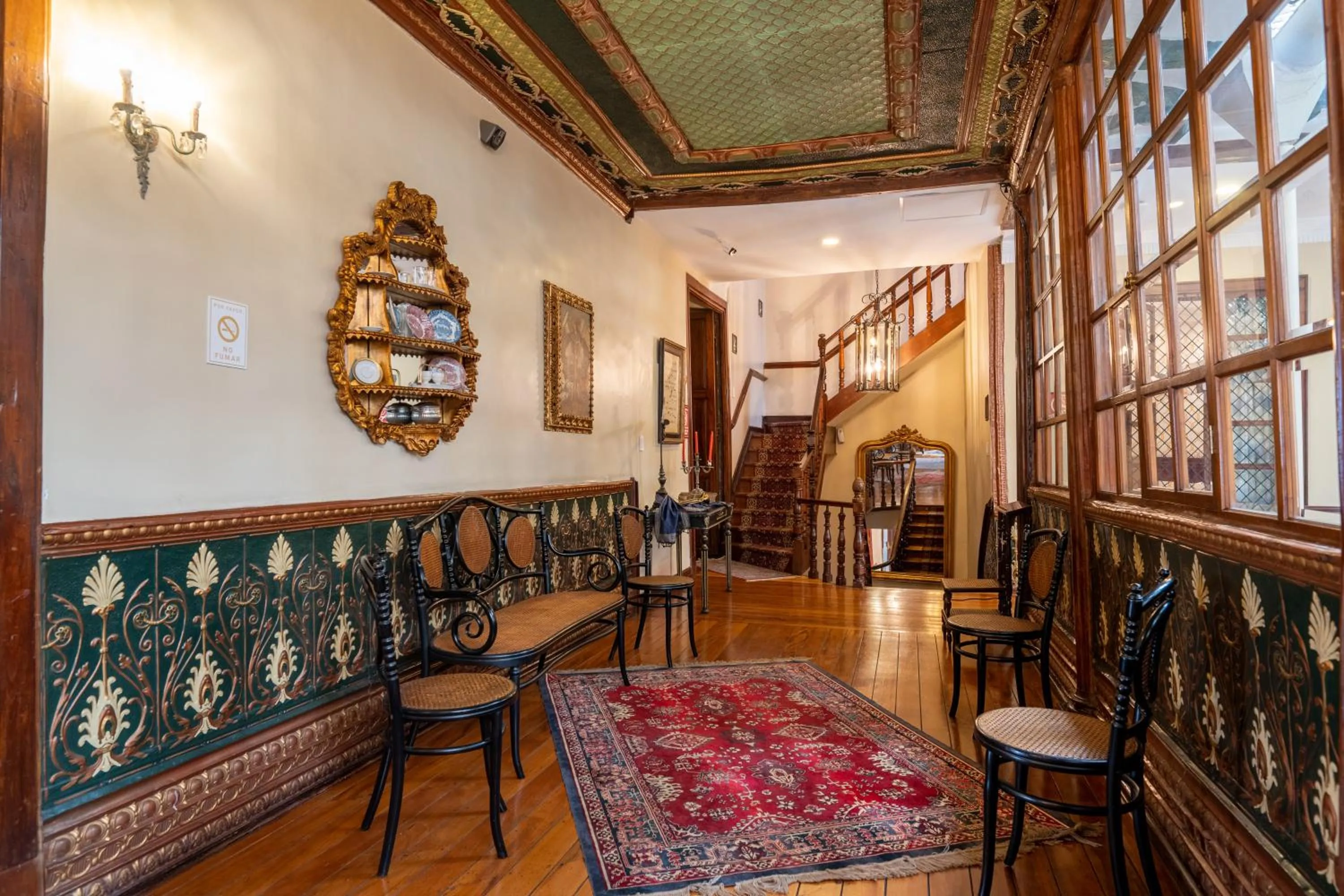Seating area in Hotel Boutique Santa Lucia