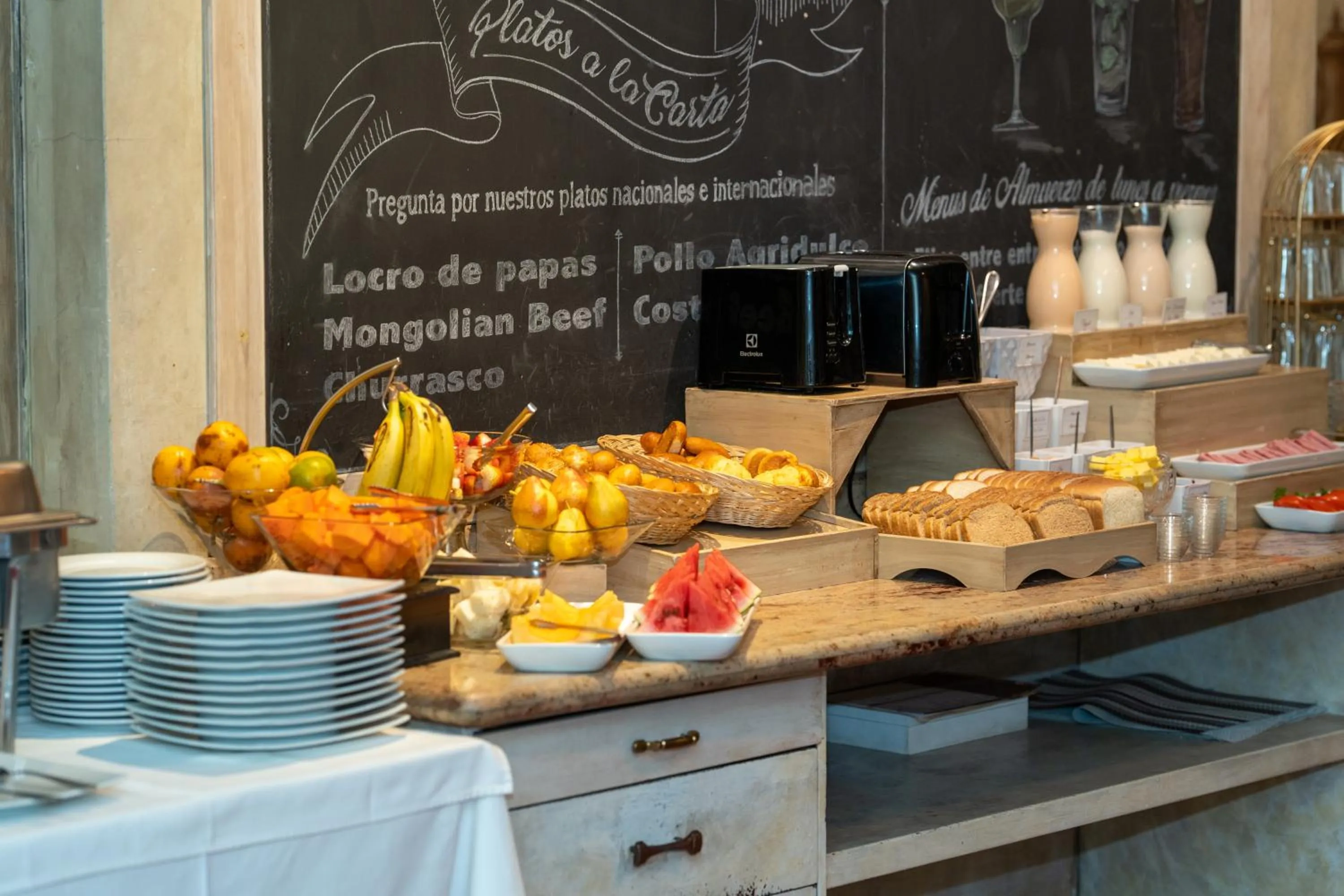 Buffet breakfast in Hotel Boutique Santa Lucia