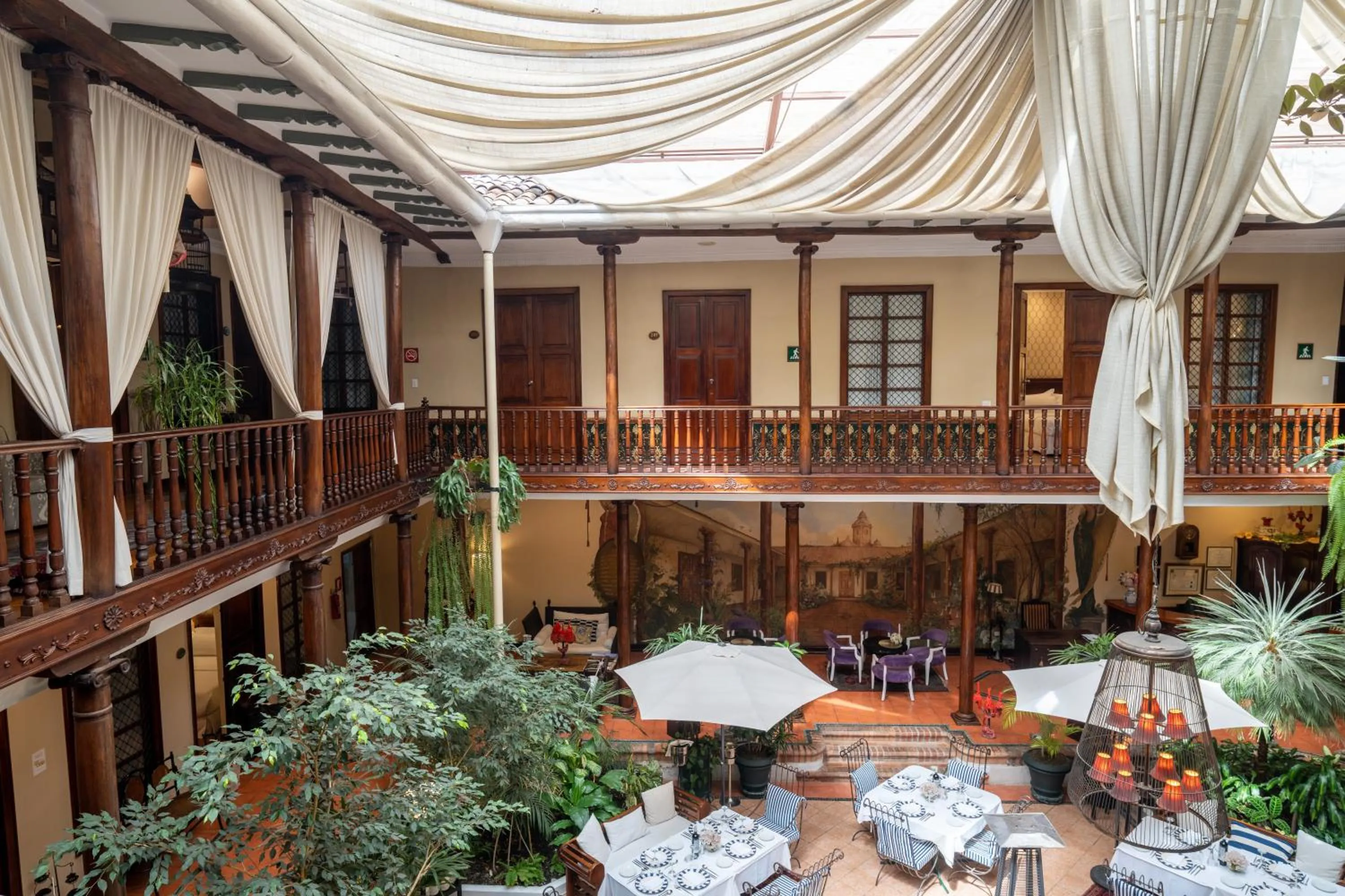 Restaurant/places to eat in Hotel Boutique Santa Lucia