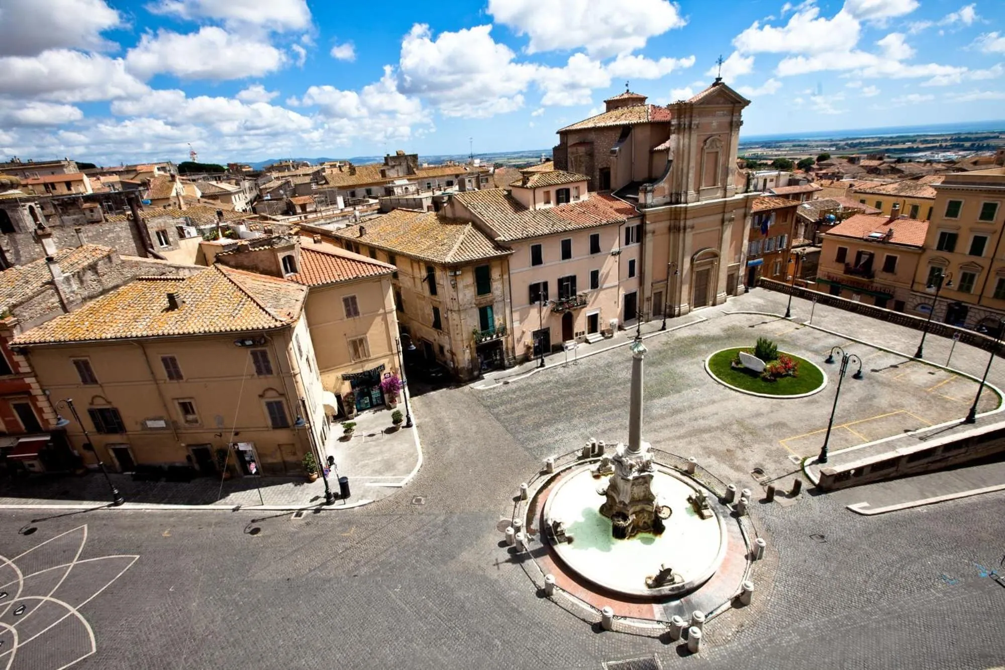 Nearby landmark in Camere Del Re