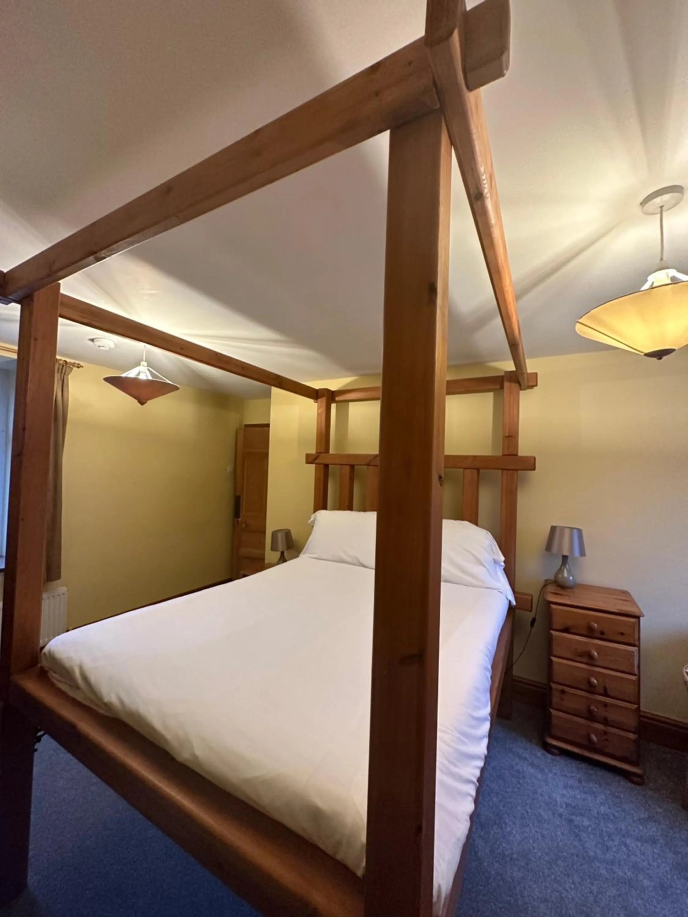 Bedroom, Bed in The Old Poets' Corner