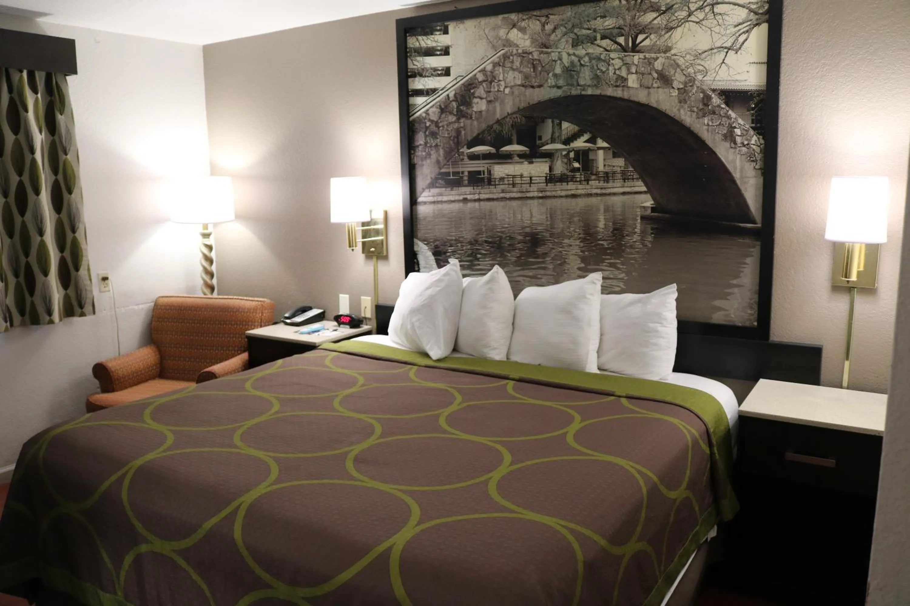 Bed in Super 8 by Wyndham San Antonio/I-35 North