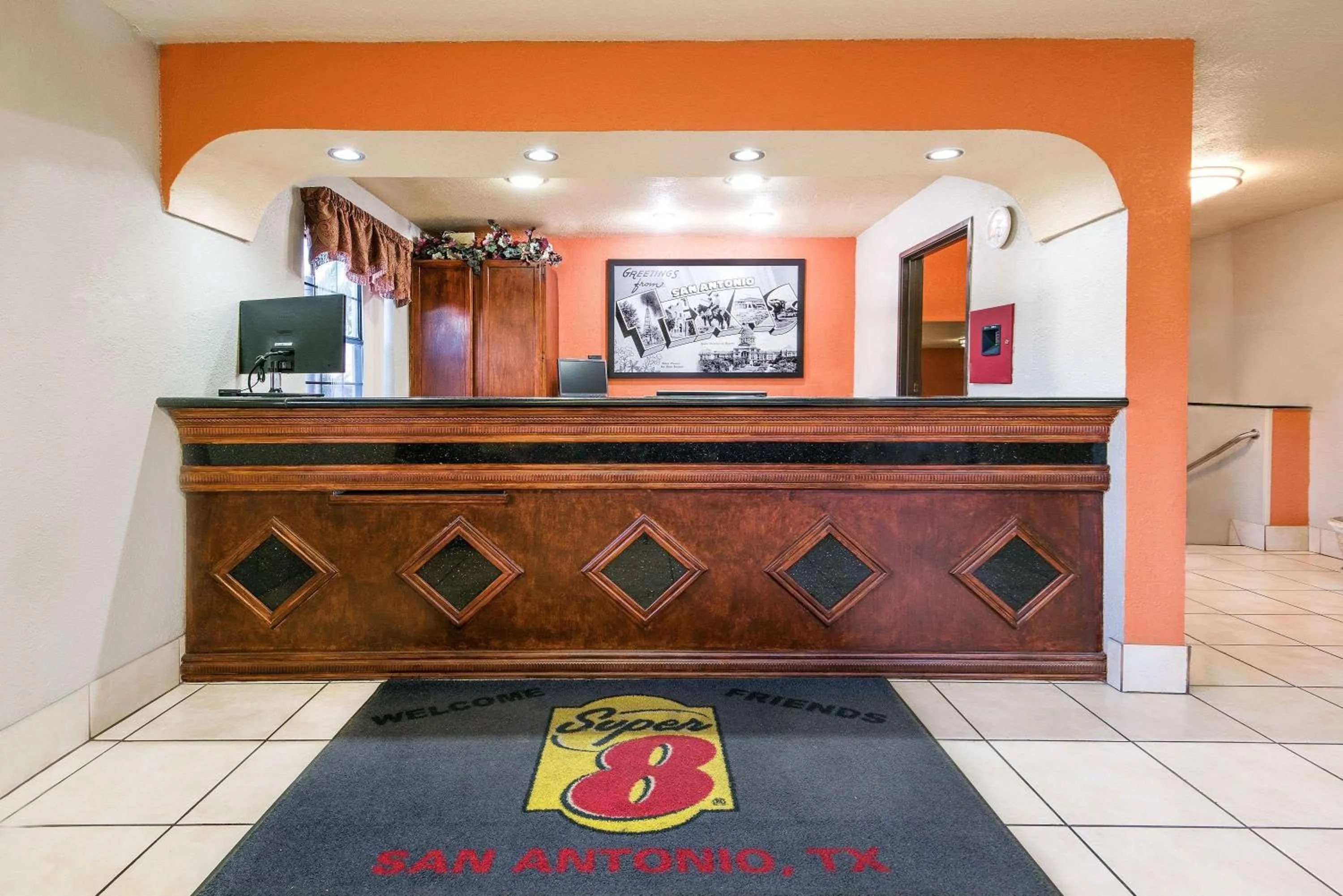 Lobby or reception in Super 8 by Wyndham San Antonio/I-35 North