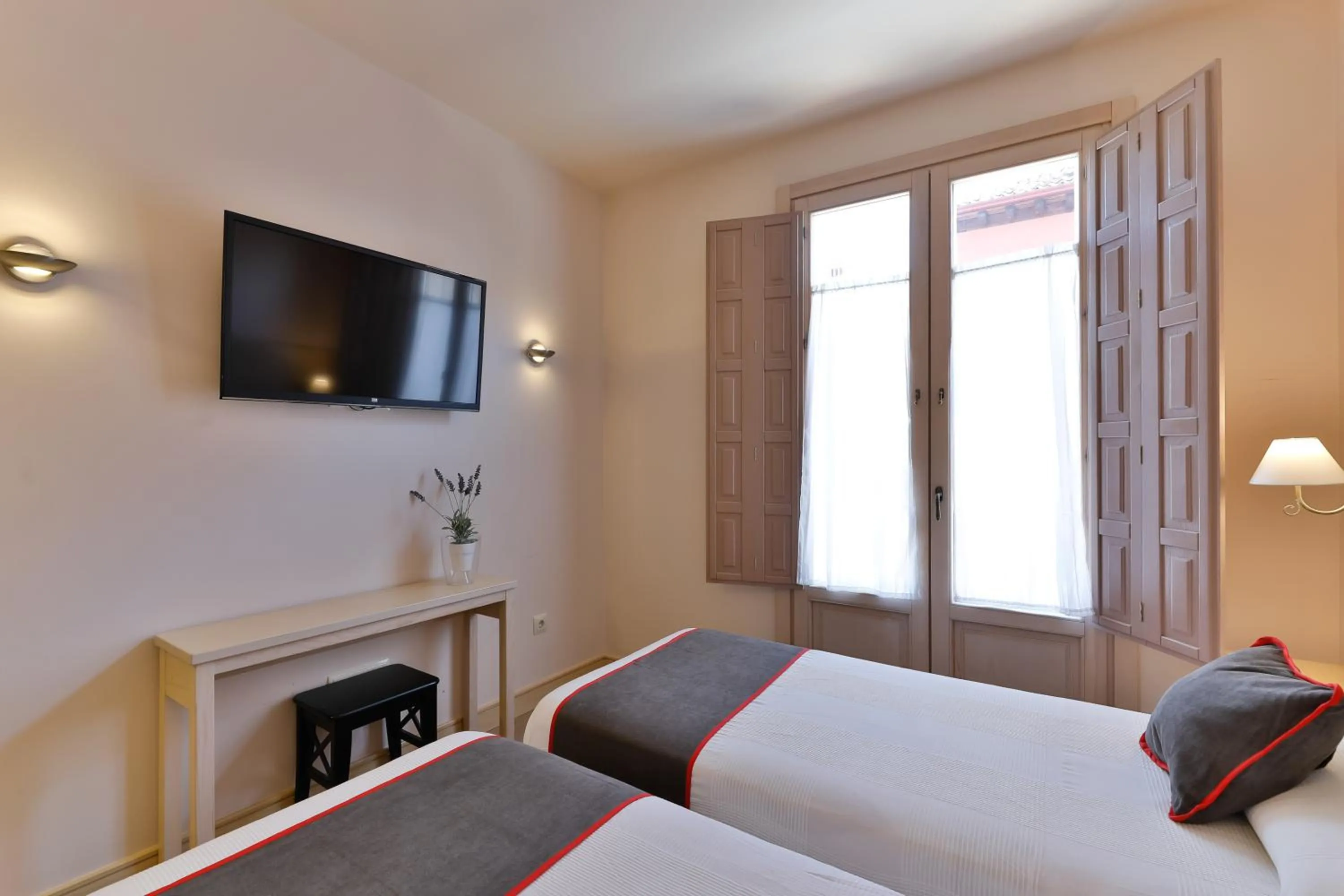 Bedroom, Bed in Hostal La Chata by Vivere Stays