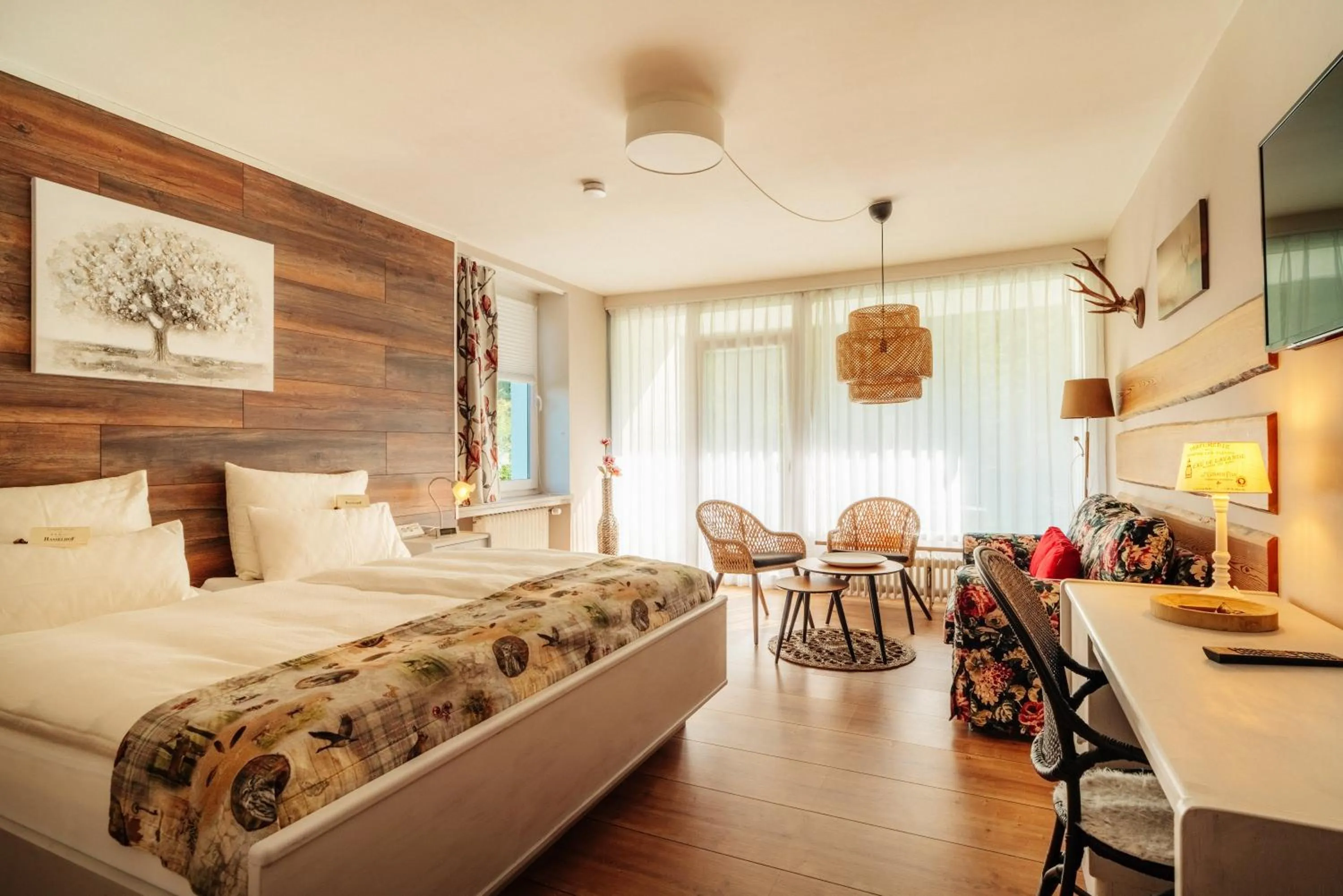 Garden view, Bed in Hotel Hasselhof Garni Vier Sterne