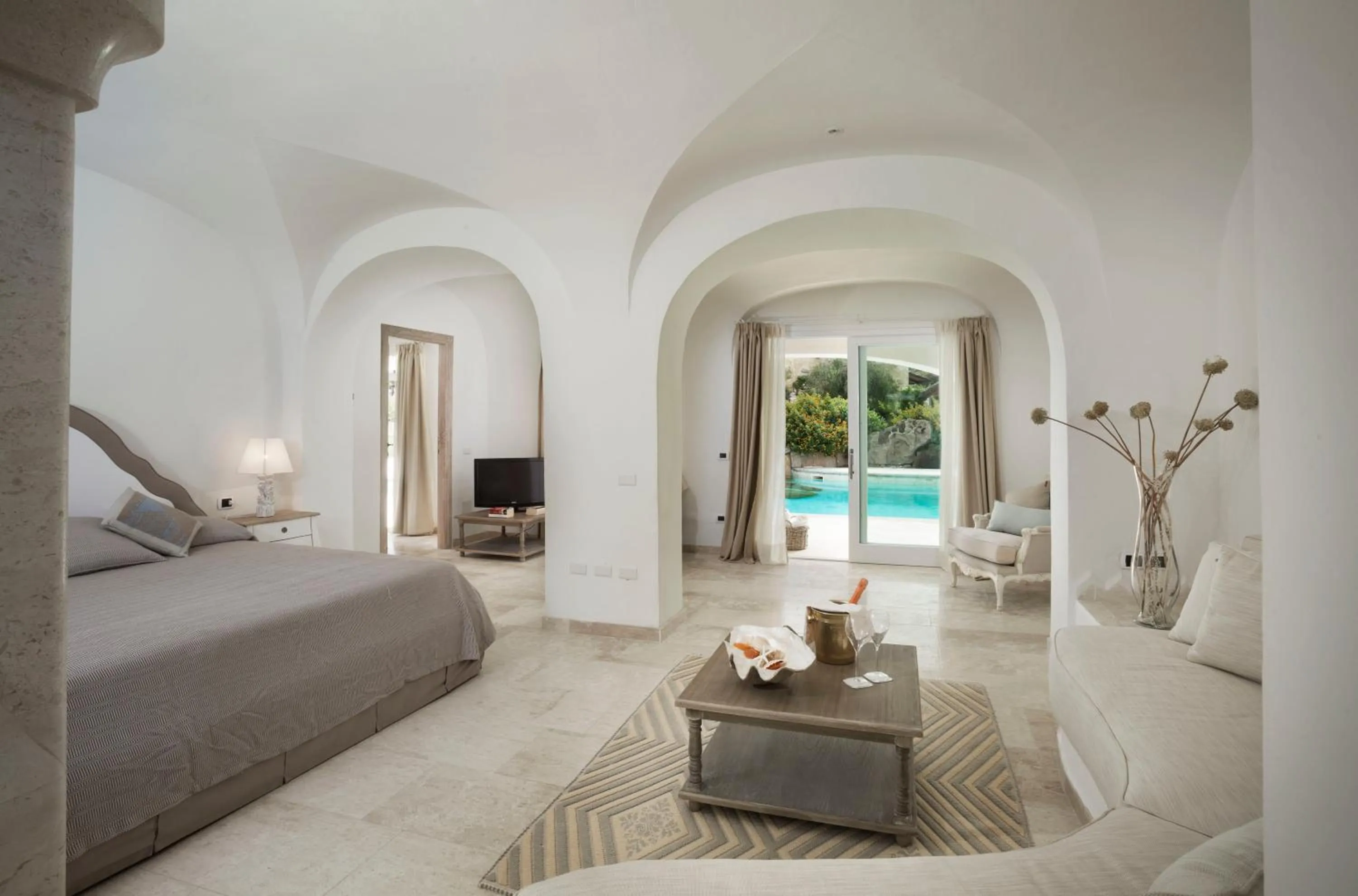 Photo of the whole room, Bed in Hotel Pulicinu