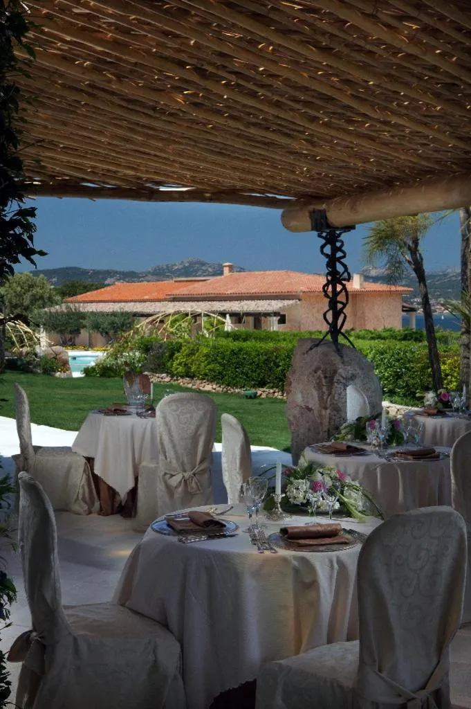 Restaurant/places to eat in Hotel Pulicinu