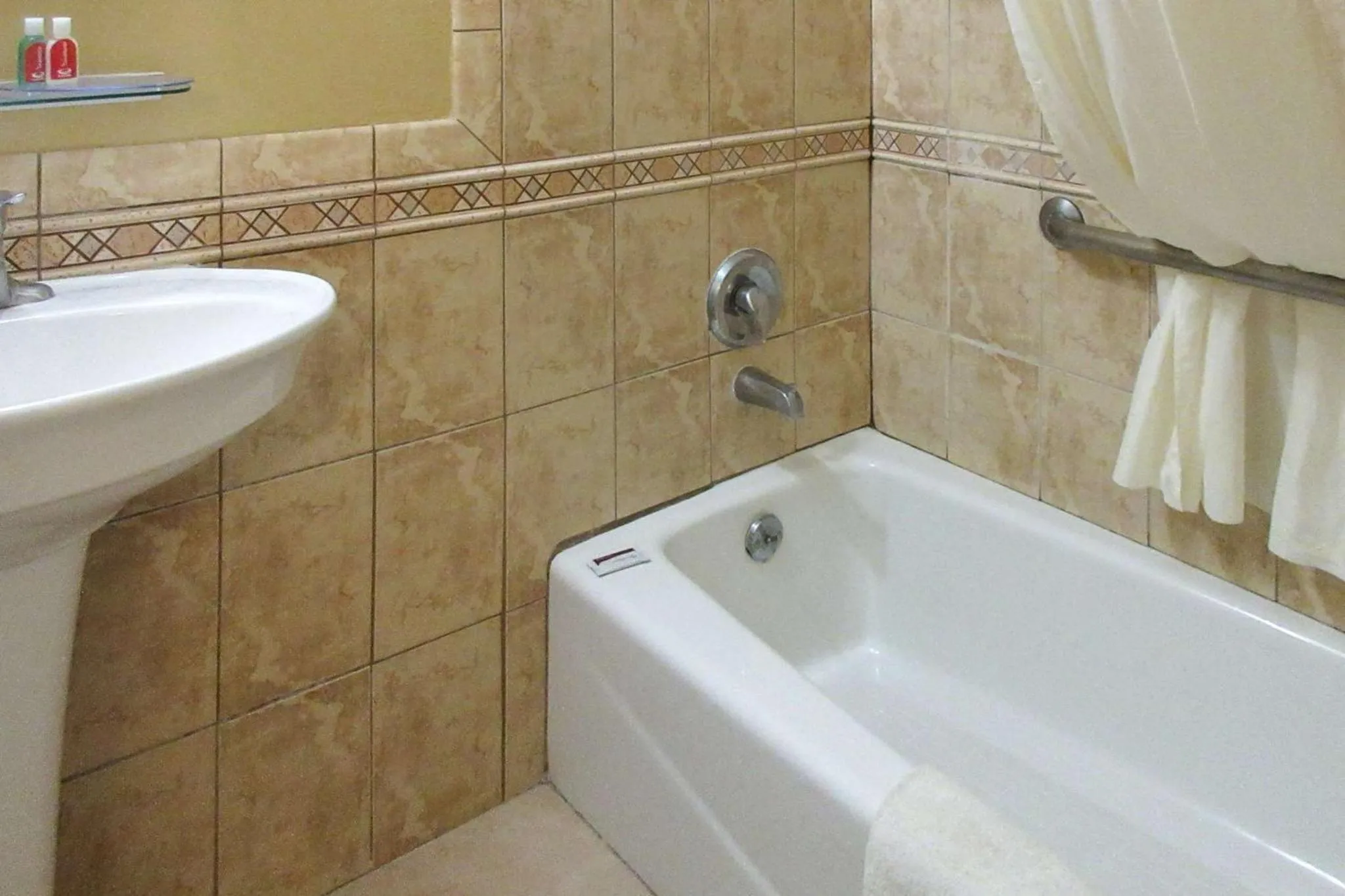 Bedroom in Econo Lodge