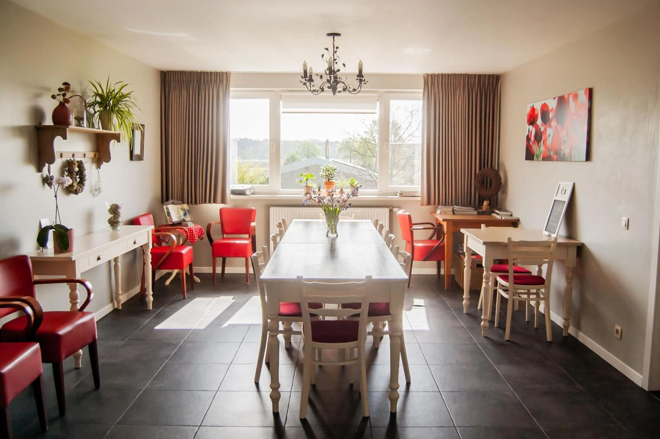 Restaurant/places to eat in B&B Tuin der Zinnen