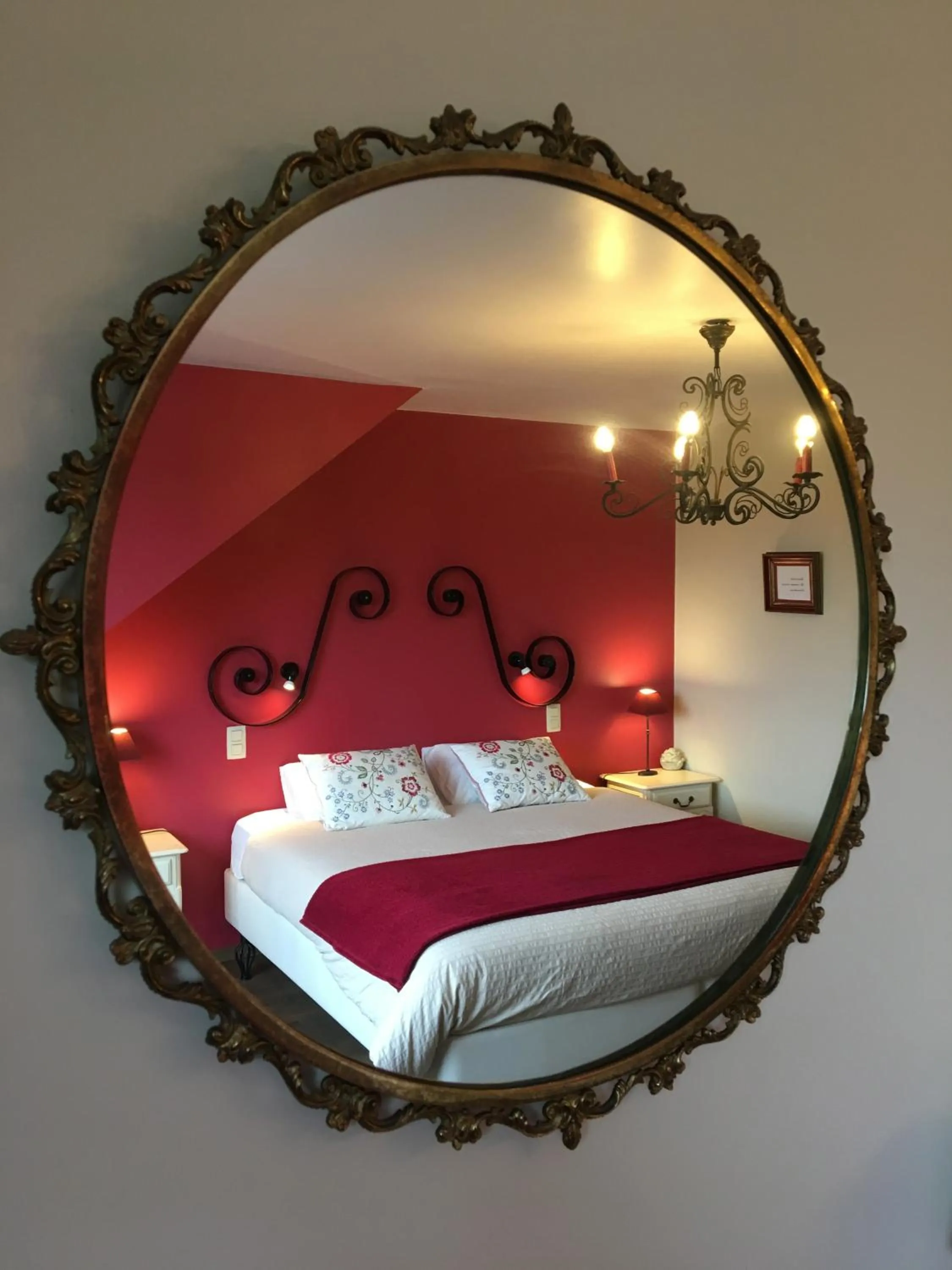 Decorative detail, Bed in B&B Tuin der Zinnen