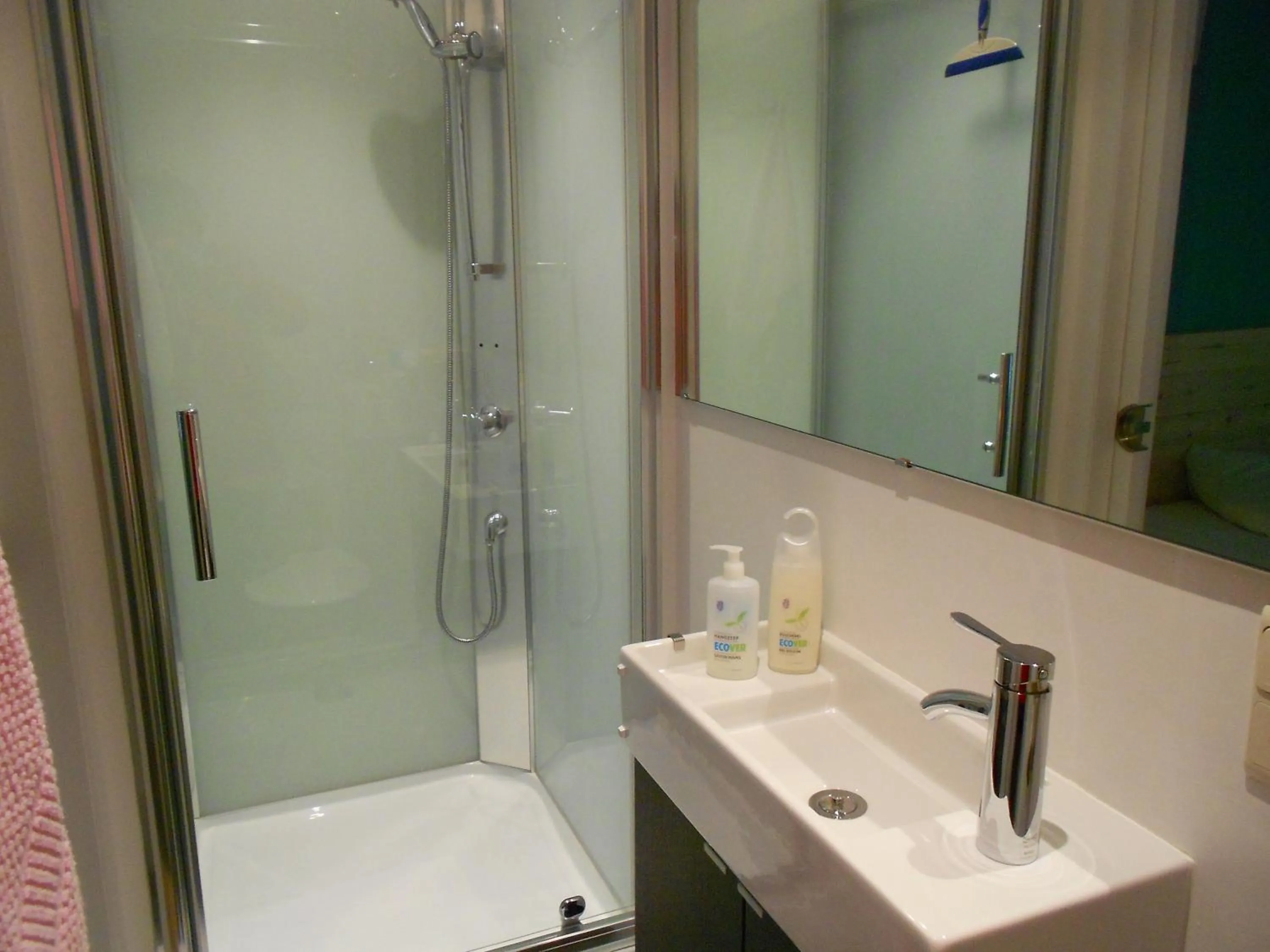 Bathroom in B&B Tuin der Zinnen