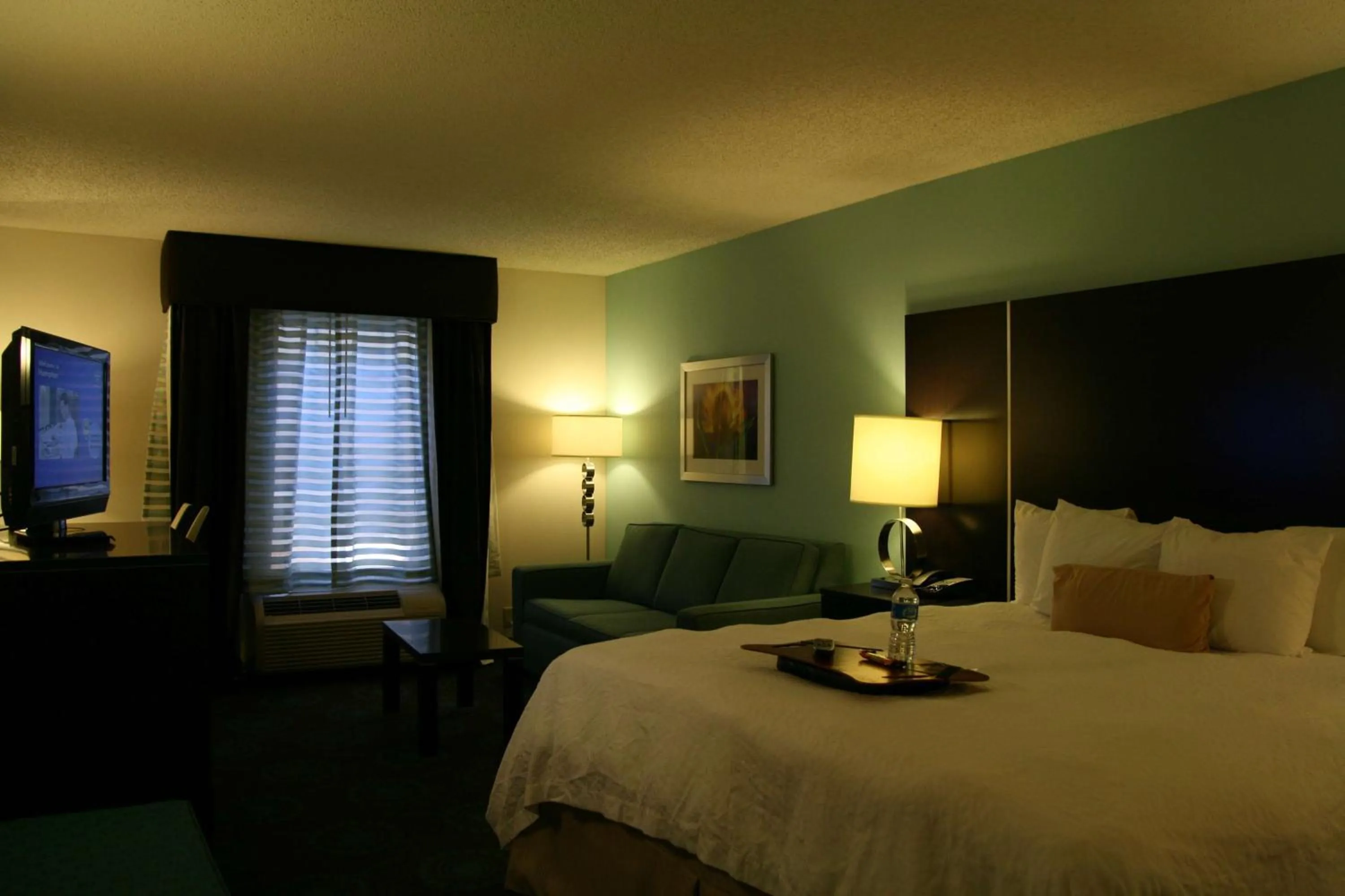 Bedroom, Bed in Hampton Inn Shreveport-Airport