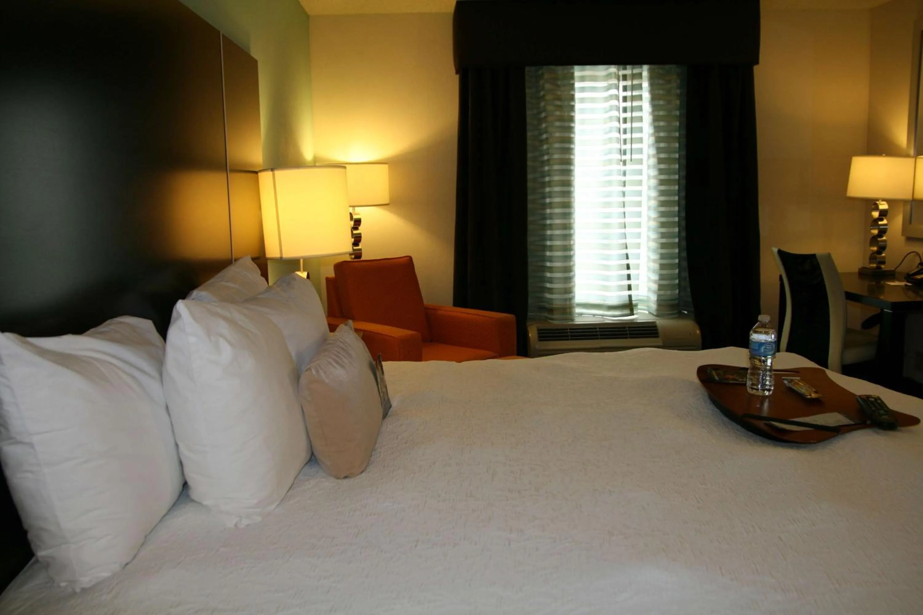 Bed in Hampton Inn Shreveport-Airport