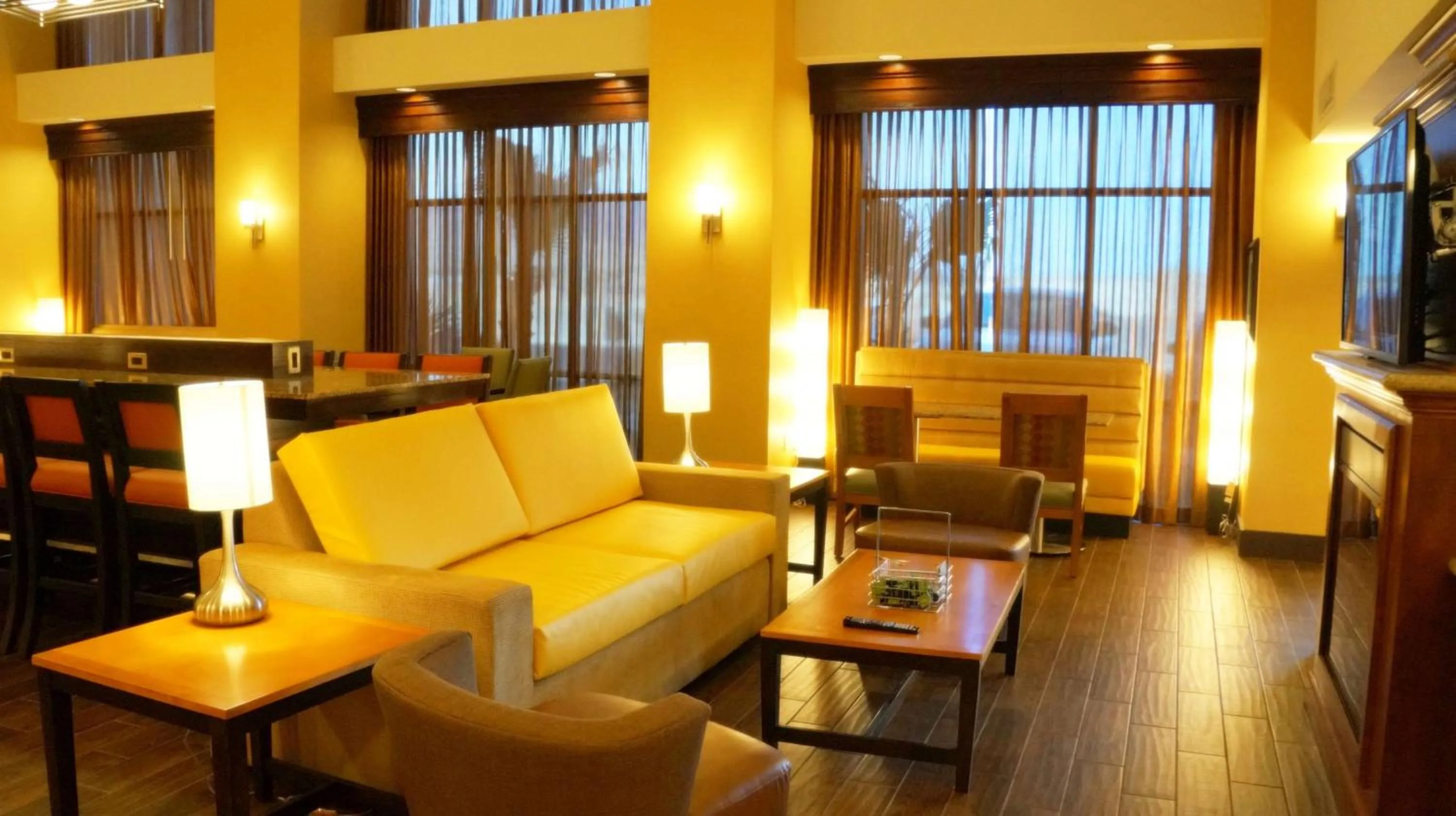 Dining area in Hampton Inn & Suites Kingman